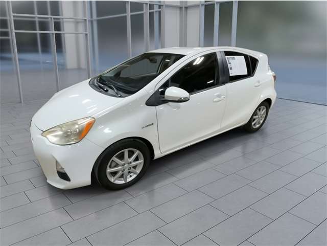 2013 Toyota Prius c Two's photo