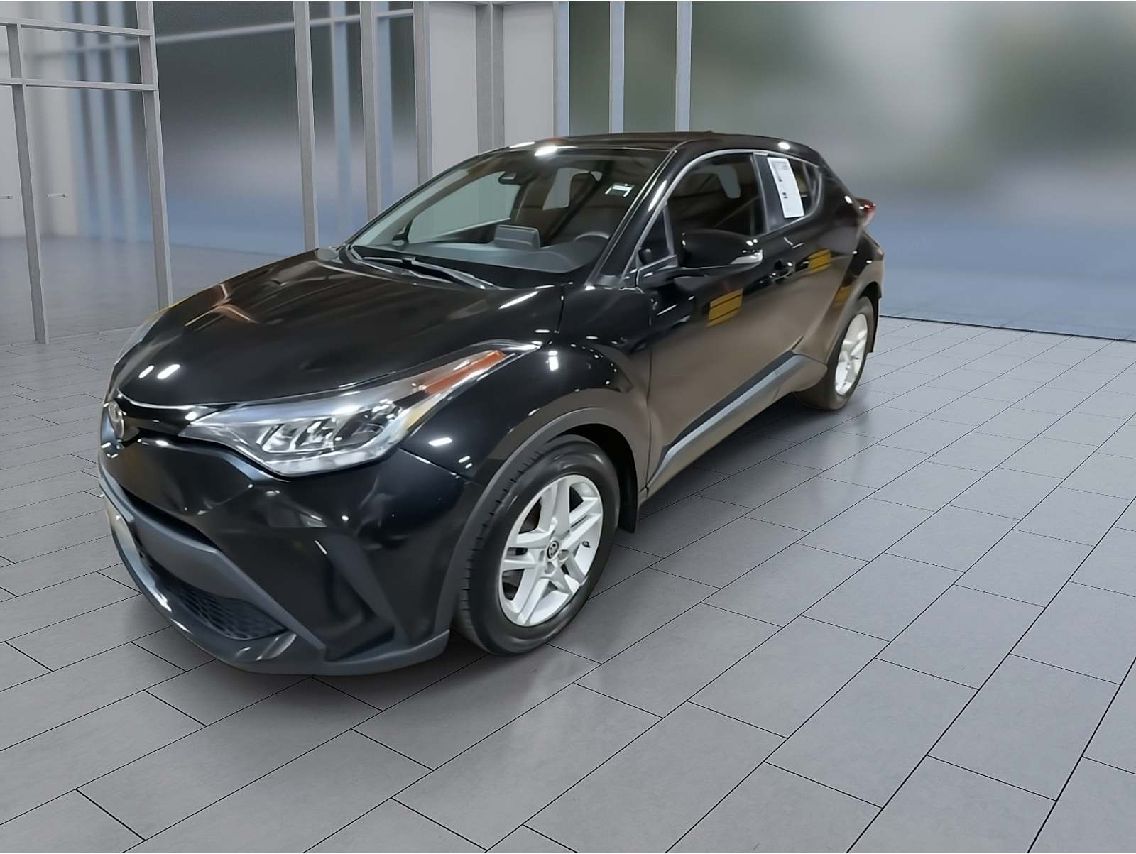 2021 Toyota C-HR LE's photo