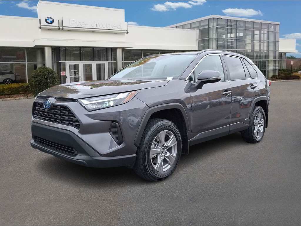 2023 Toyota RAV4 XLE's photo