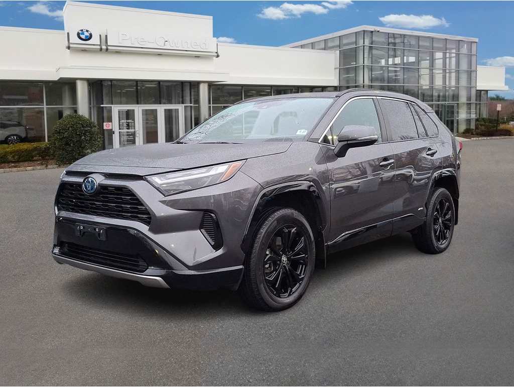 2023 Toyota RAV4 SE's photo