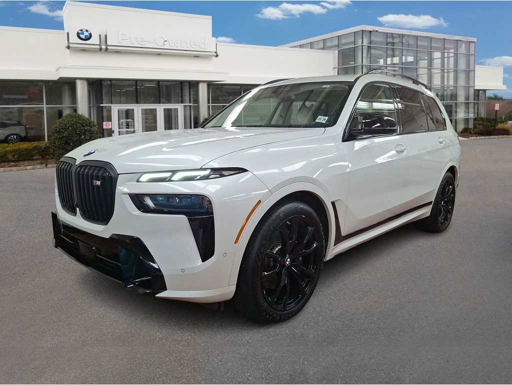 2025 BMW X7 M60i's photo