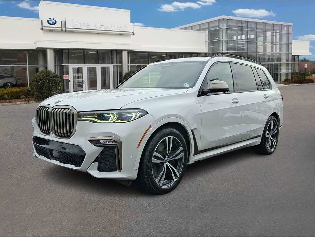 2022 BMW X7 M50i's photo
