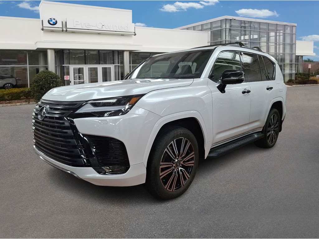 2024 Lexus LX Luxury's photo