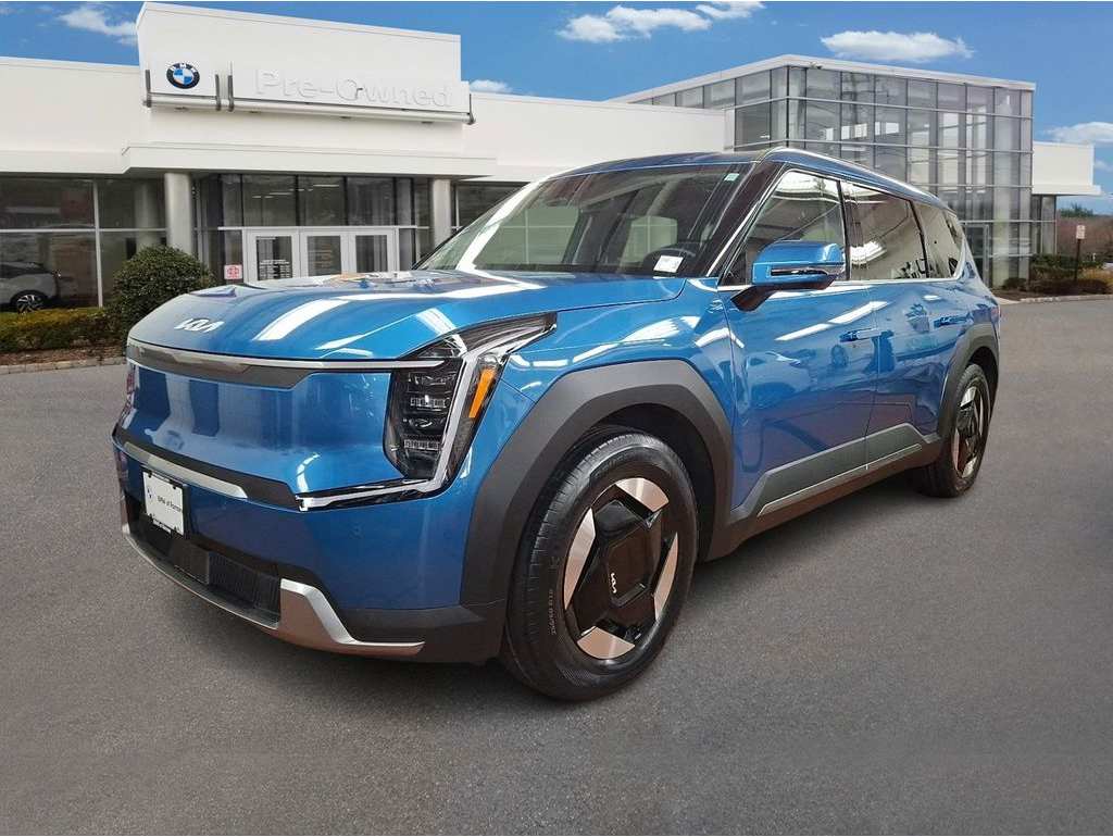 2024 Kia Ev9 Wind's photo