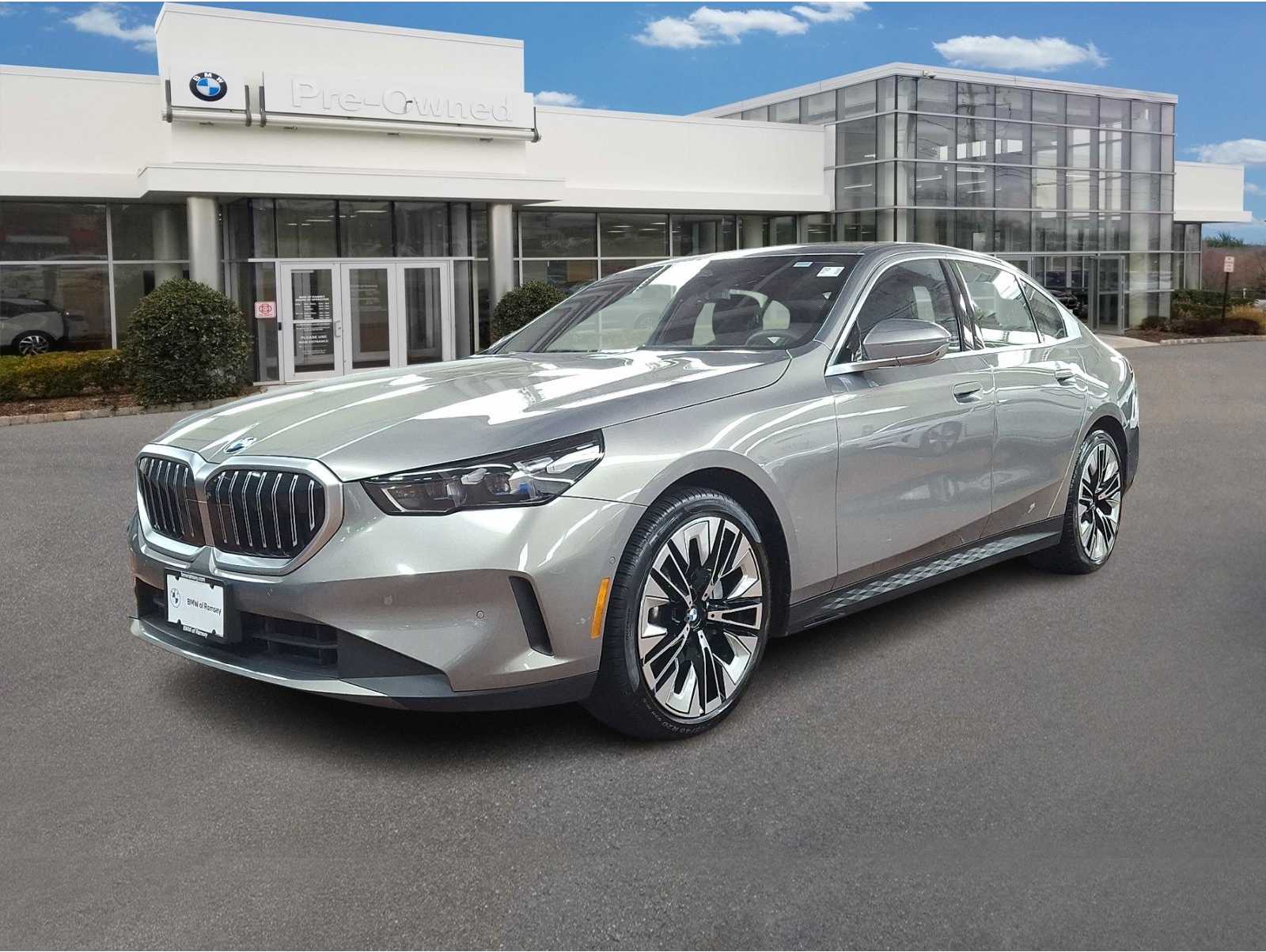 2025 BMW 5 Series 530i's photo