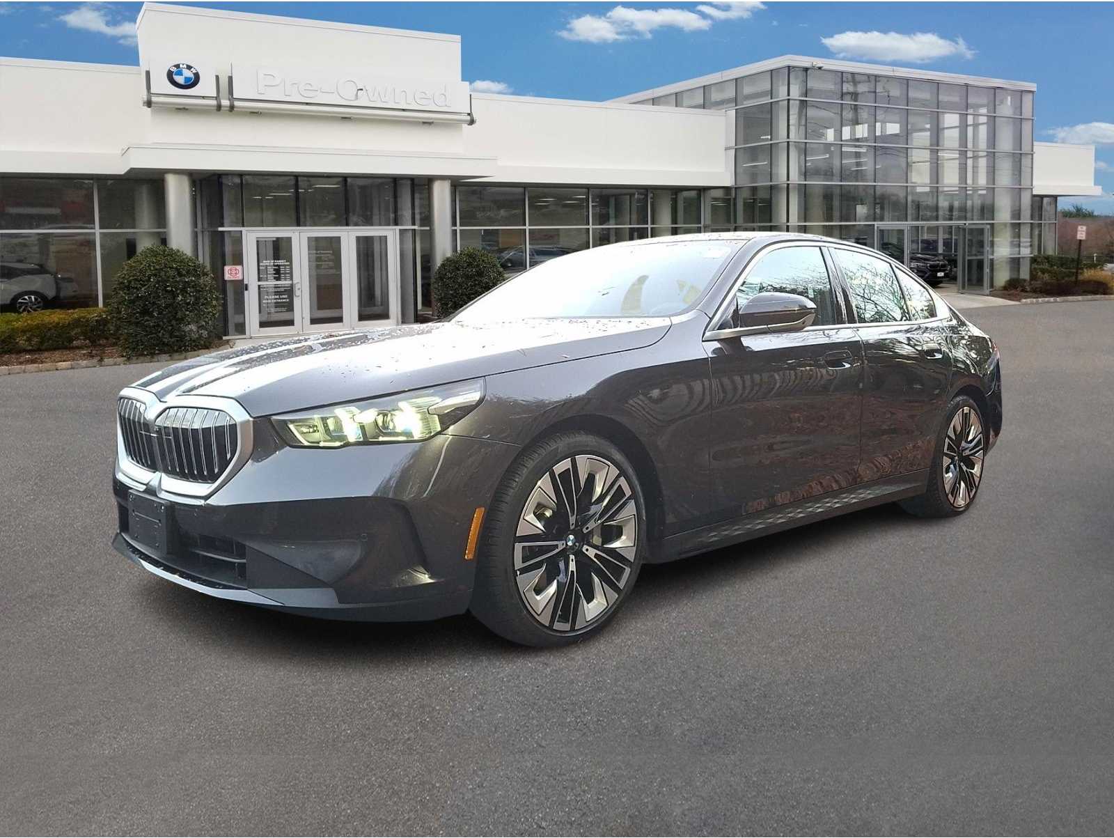 2025 BMW 5 Series 530i's photo