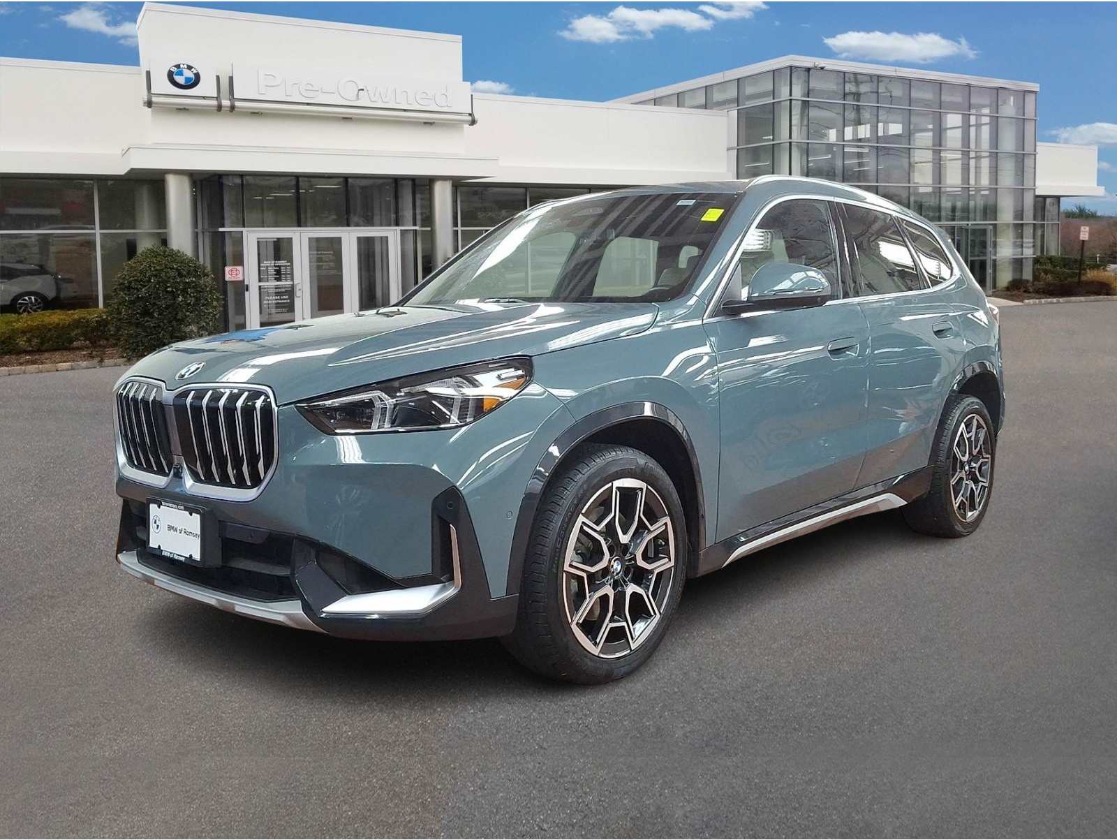 2025 BMW X1 28i's photo