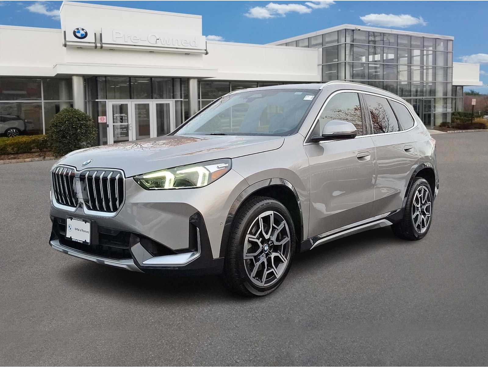 2025 BMW X1 28i's photo