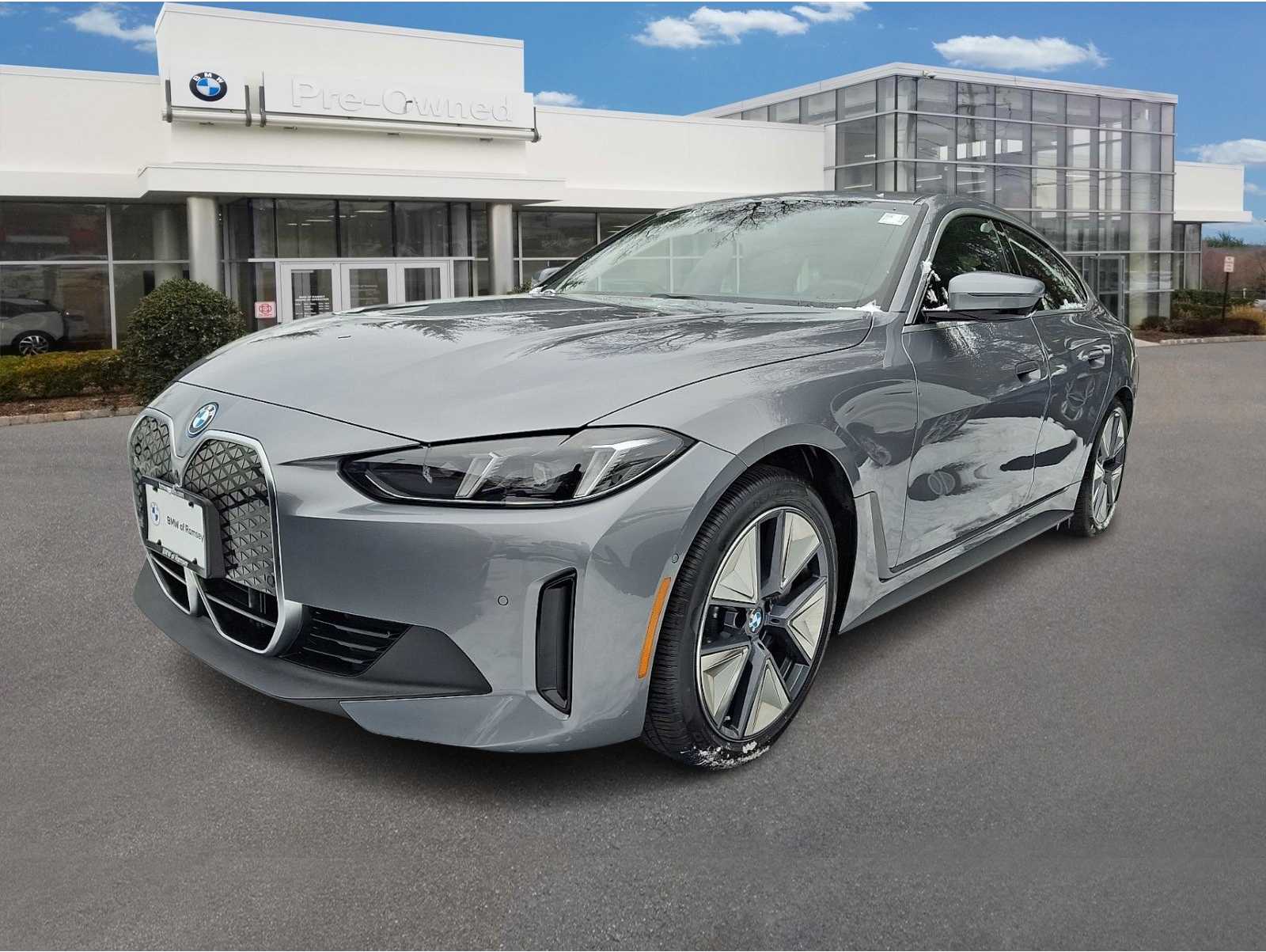 2025 BMW i4 40's photo