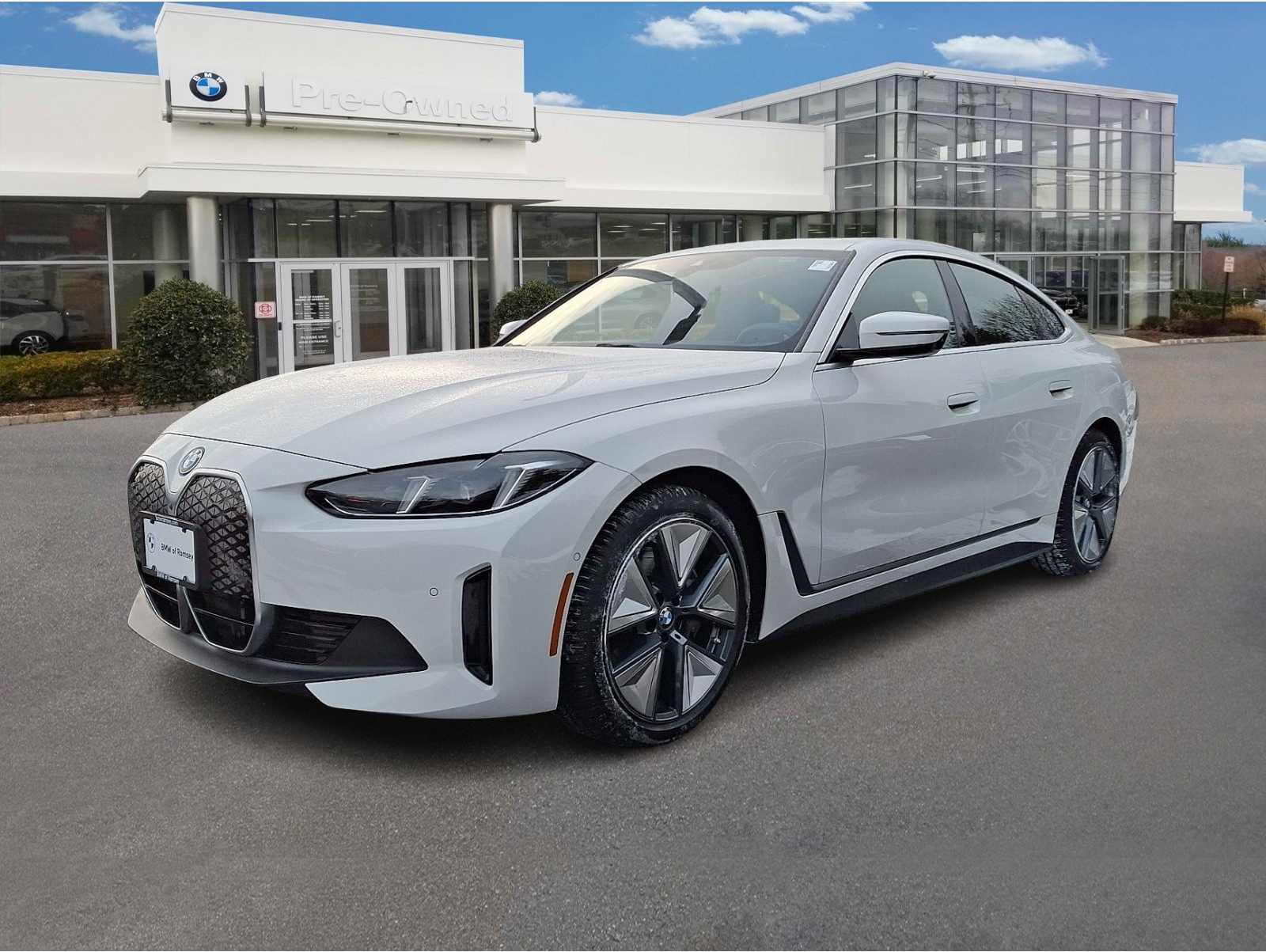 2025 BMW i4 40's photo