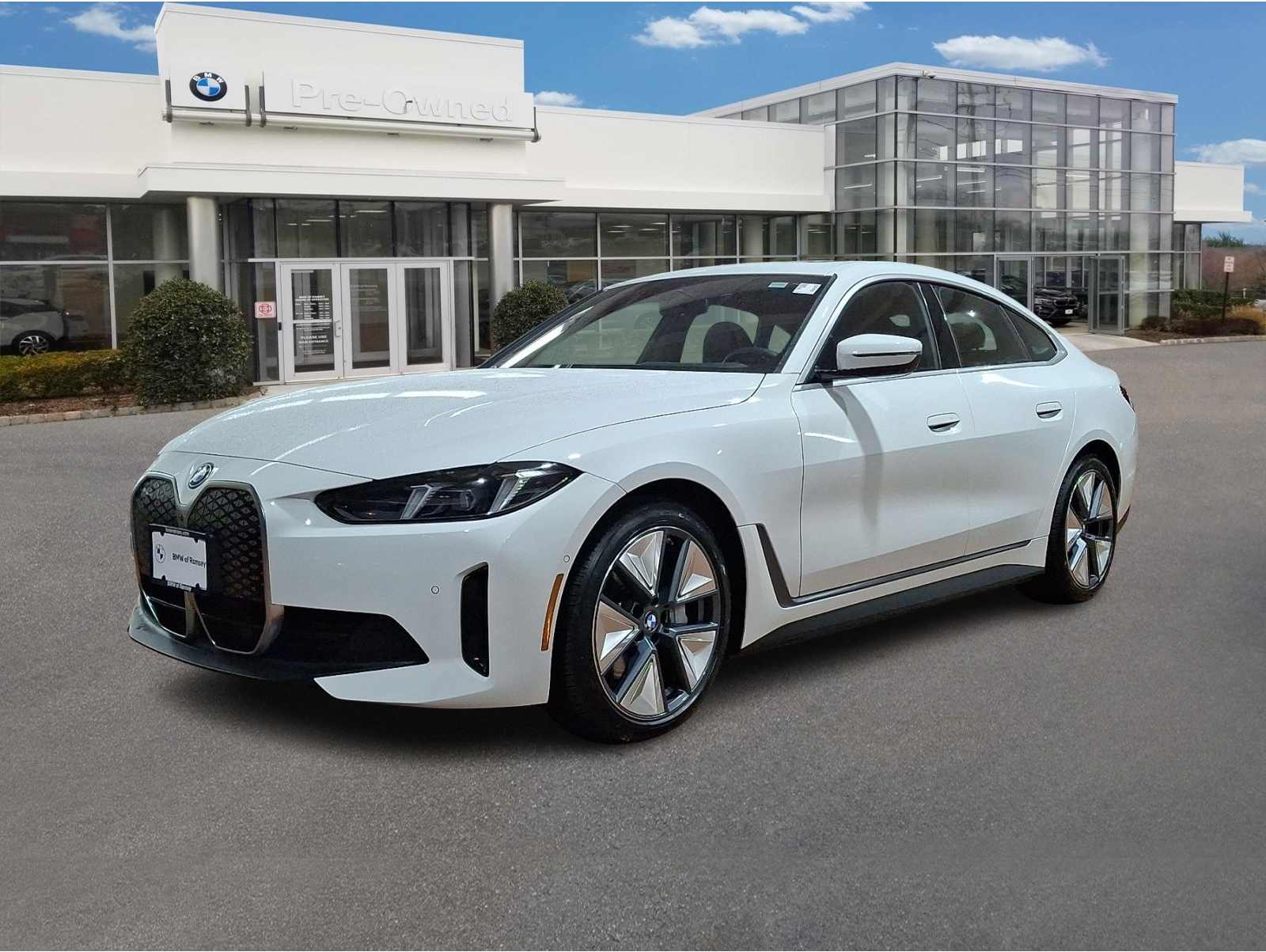 2025 BMW i4 40's photo
