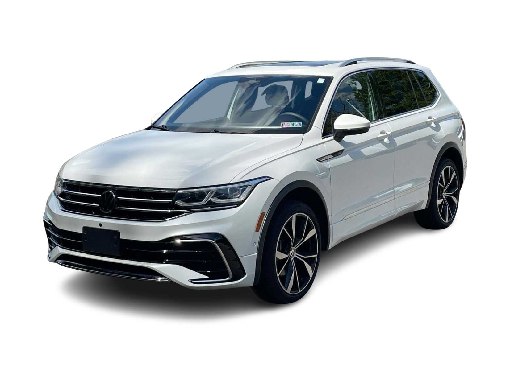 Thumbnail: 2022 Volkswagen Tiguan - 1
