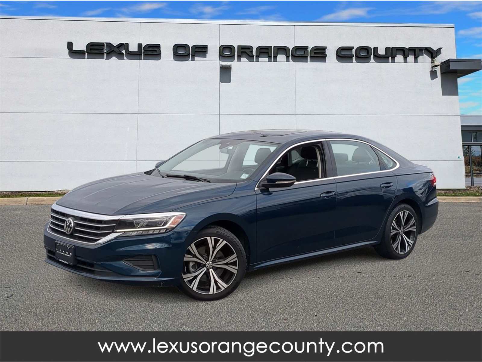 2022 Volkswagen Passat SE's photo