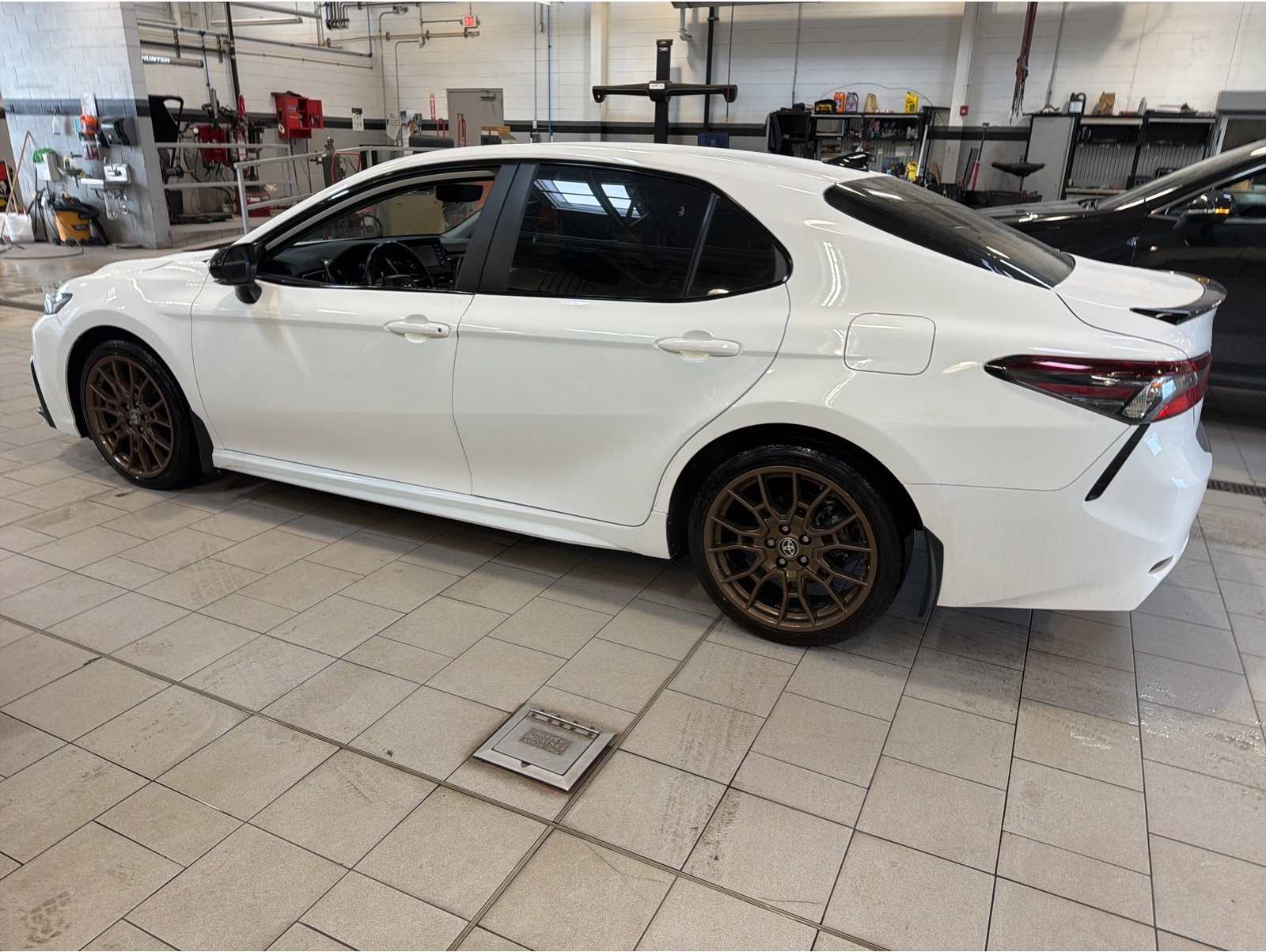 2023 Toyota Camry SE Nightshade's photo