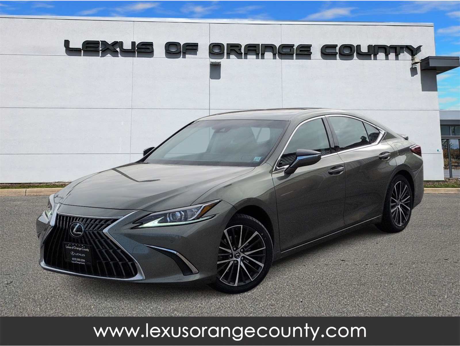 2022 Lexus ES 350's photo