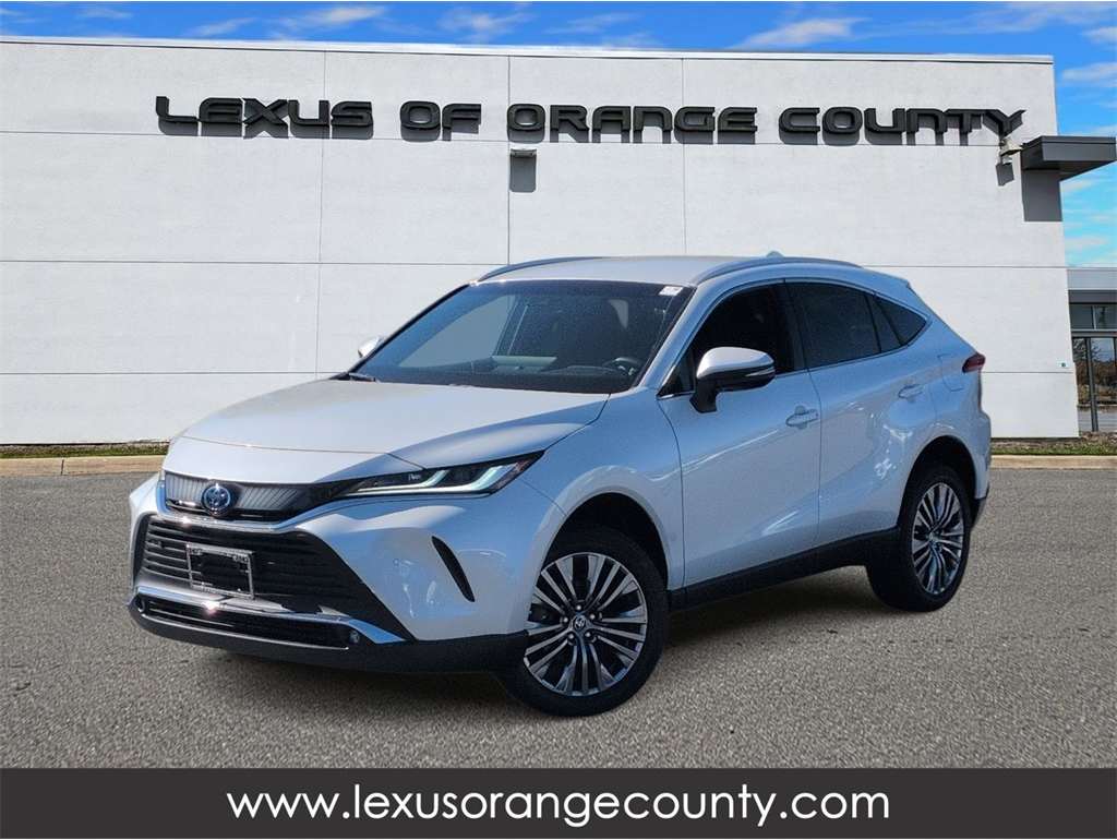 2024 Toyota Venza XLE's photo