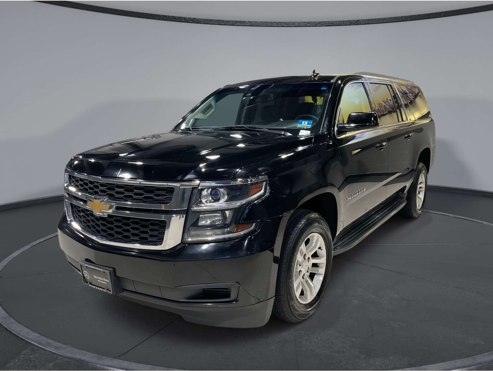 2016 Chevrolet Suburban LT's photo