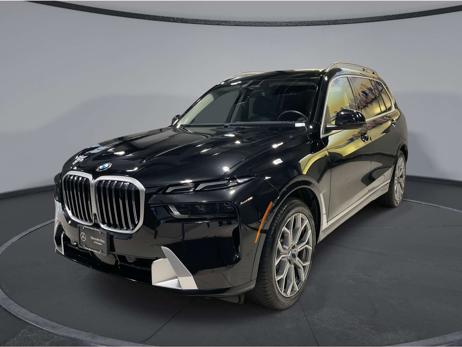2023 BMW X7 40i's photo