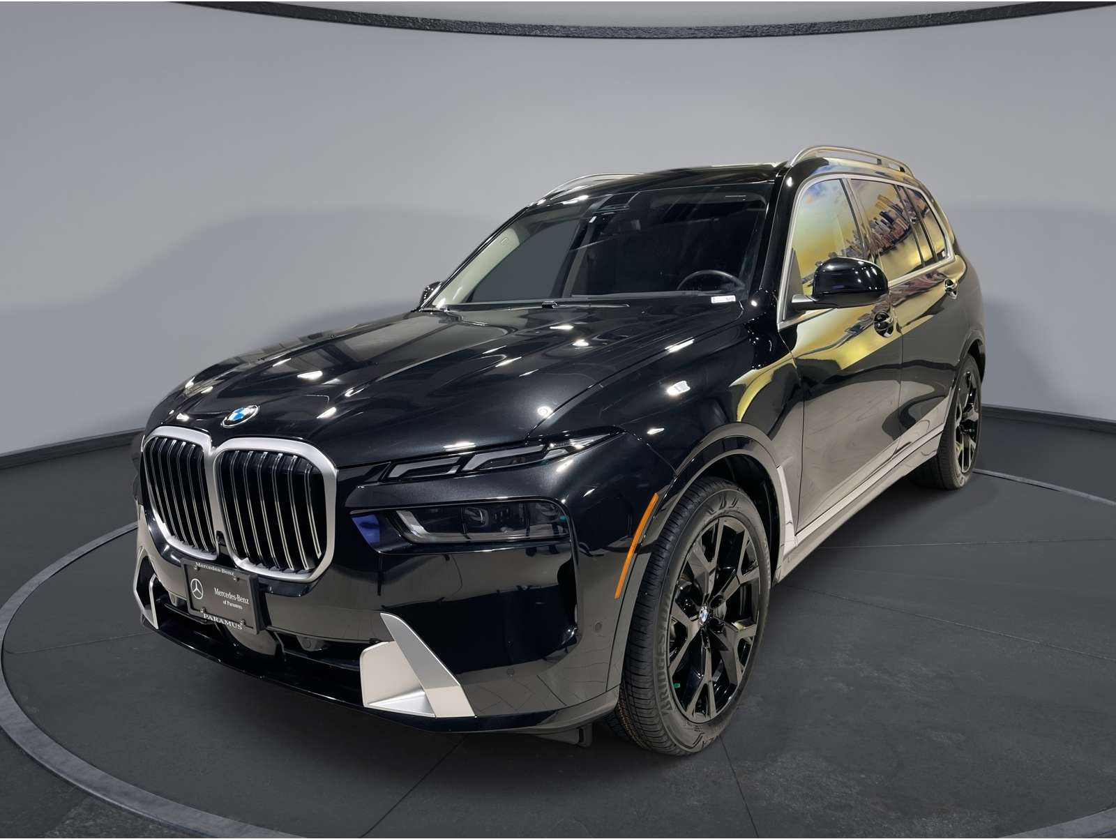 2023 BMW X7 40i's photo