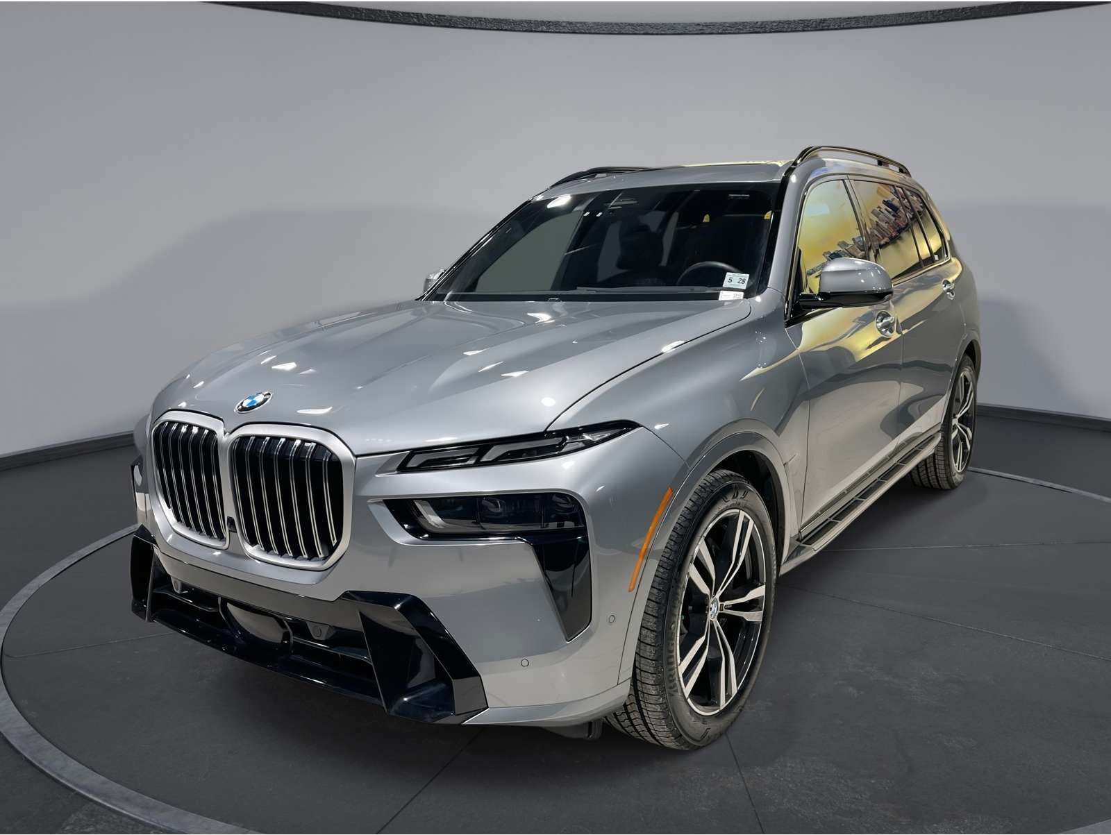 2024 BMW X7 40i's photo