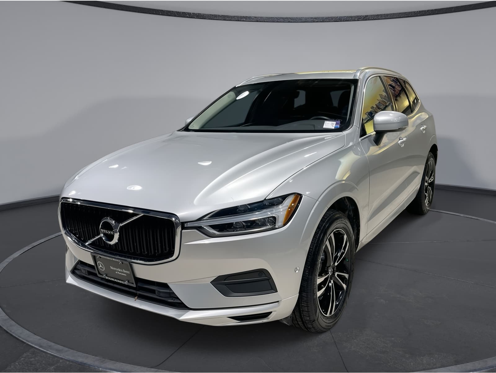 2019 Volvo XC60 Momentum's photo