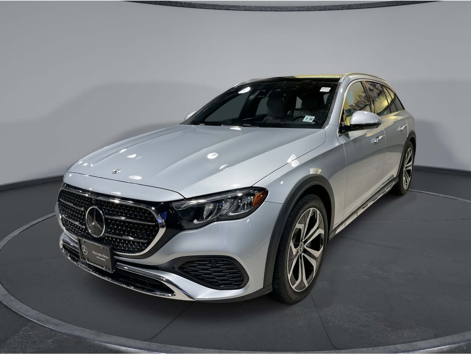 2025 Mercedes-Benz E-Class E450 All-Terrain's photo