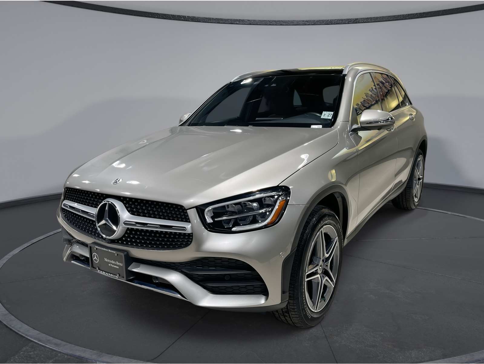 2022 Mercedes-Benz GLC GLC300's photo
