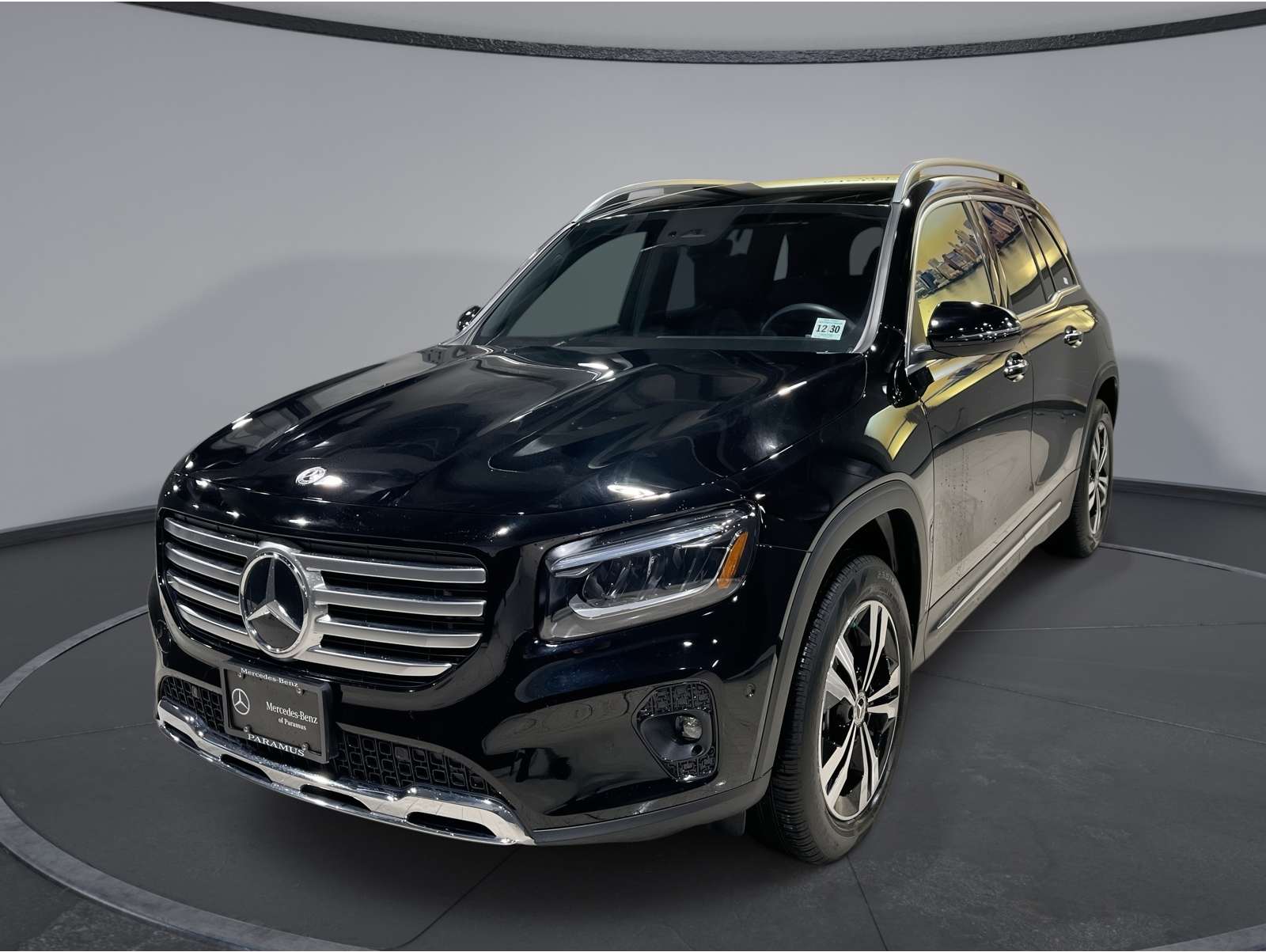 2025 Mercedes-Benz GLB Base's photo