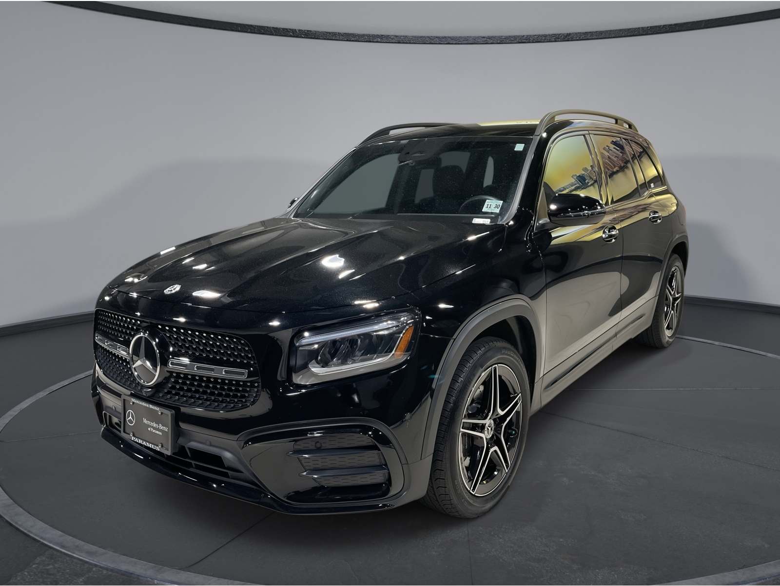 2025 Mercedes-Benz GLB Base's photo
