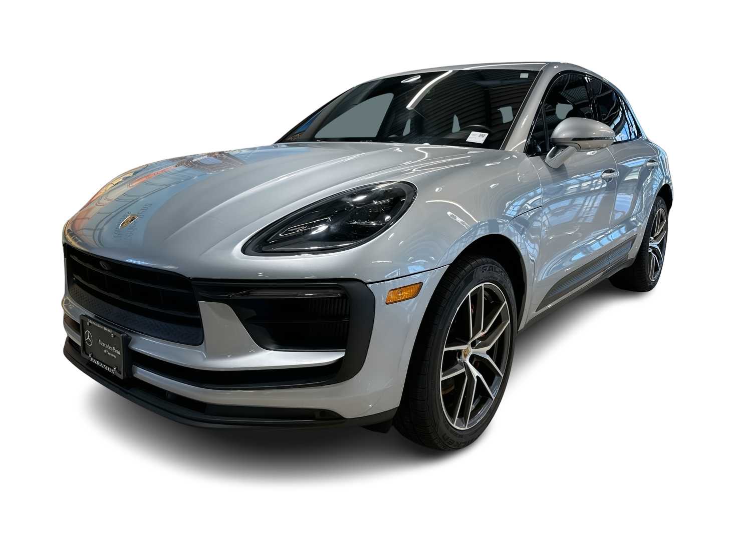 Thumbnail: 2022 Porsche Macan - 1