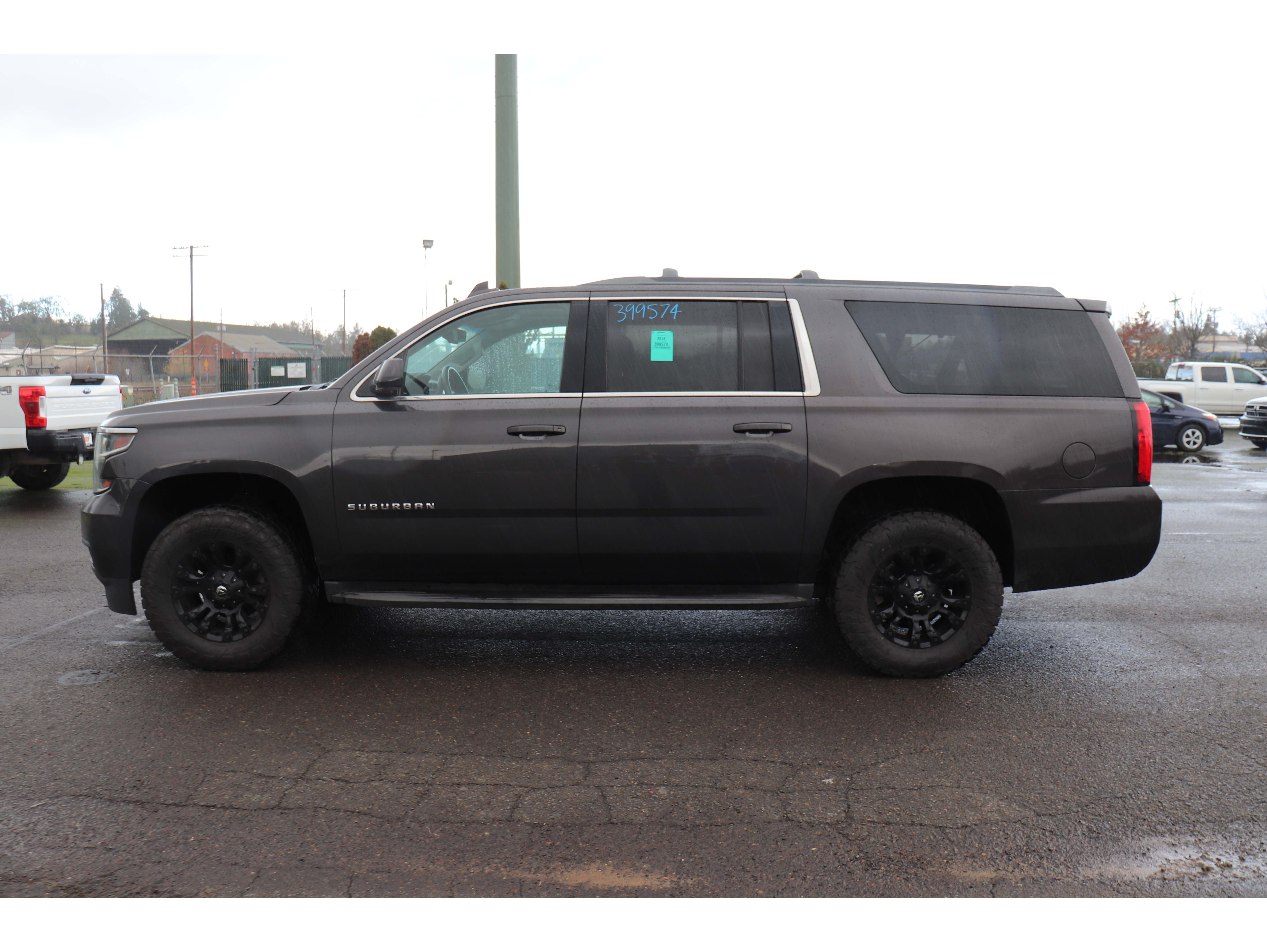 2018 Chevrolet Suburban LT's photo