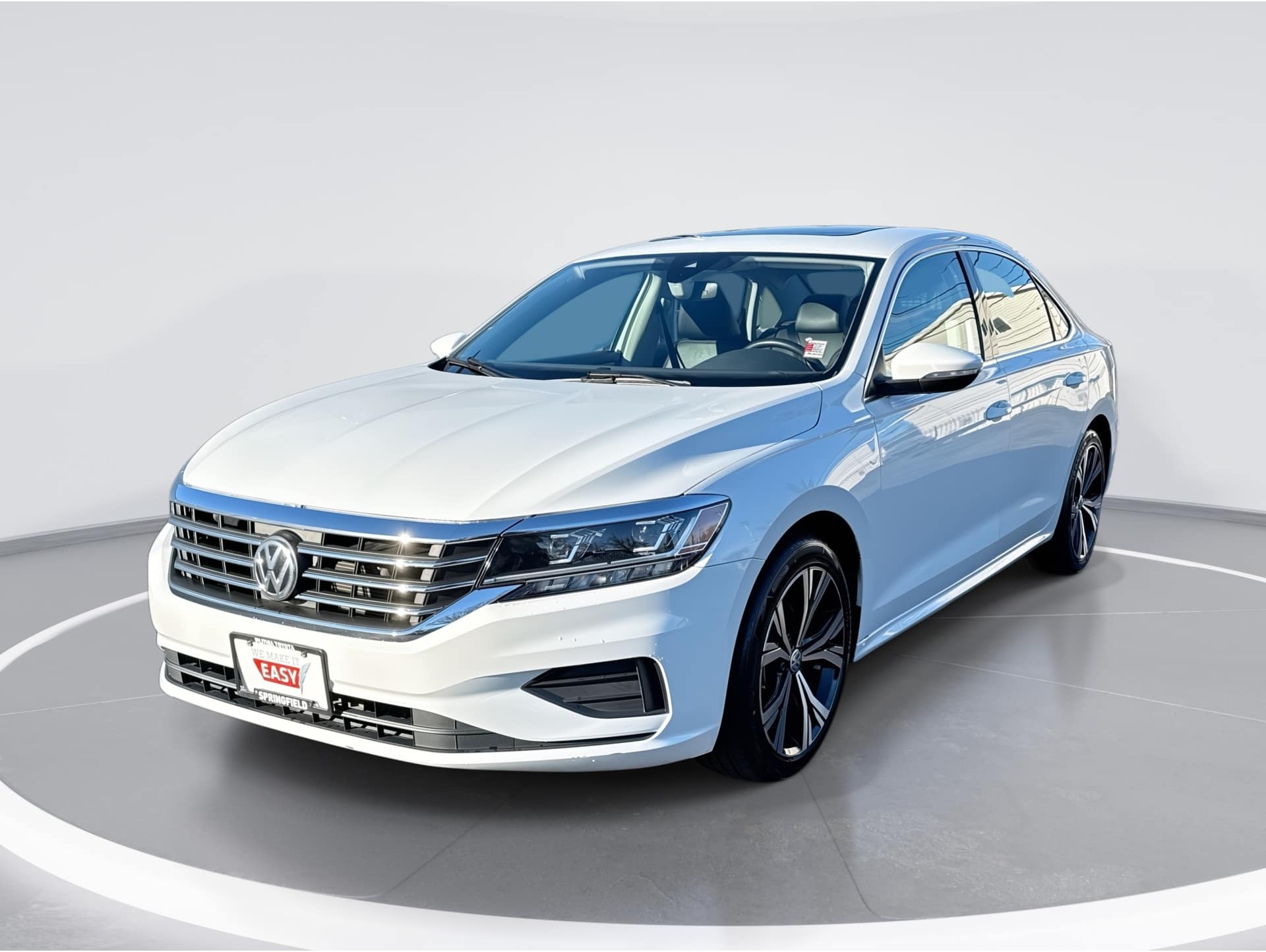 2021 Volkswagen Passat SE's photo