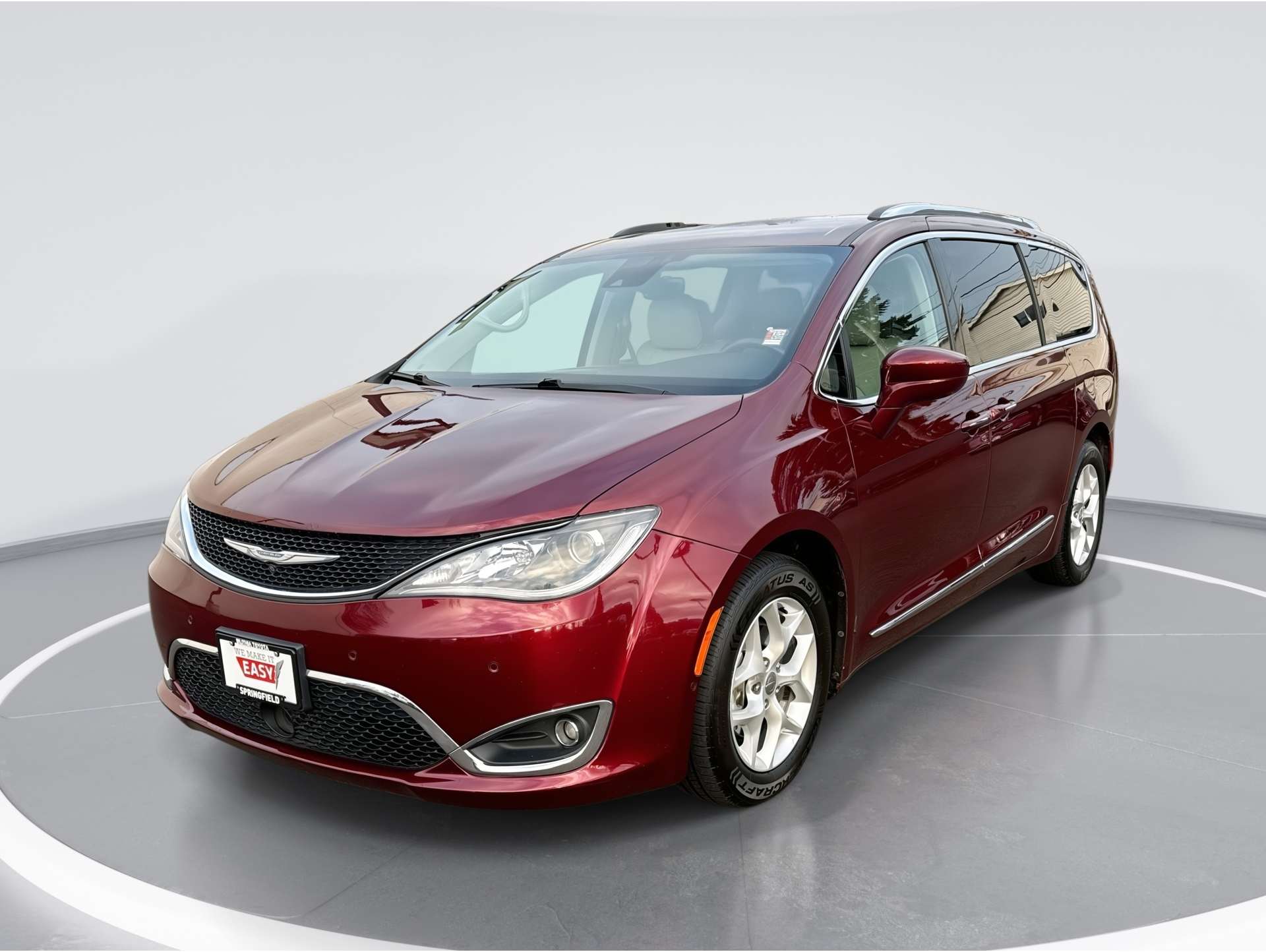 2017 Chrysler Pacifica Touring-L Plus's photo