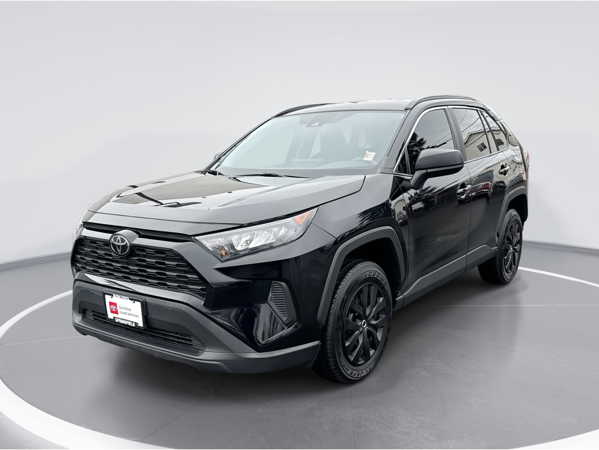 2021 Toyota RAV4 LE's photo
