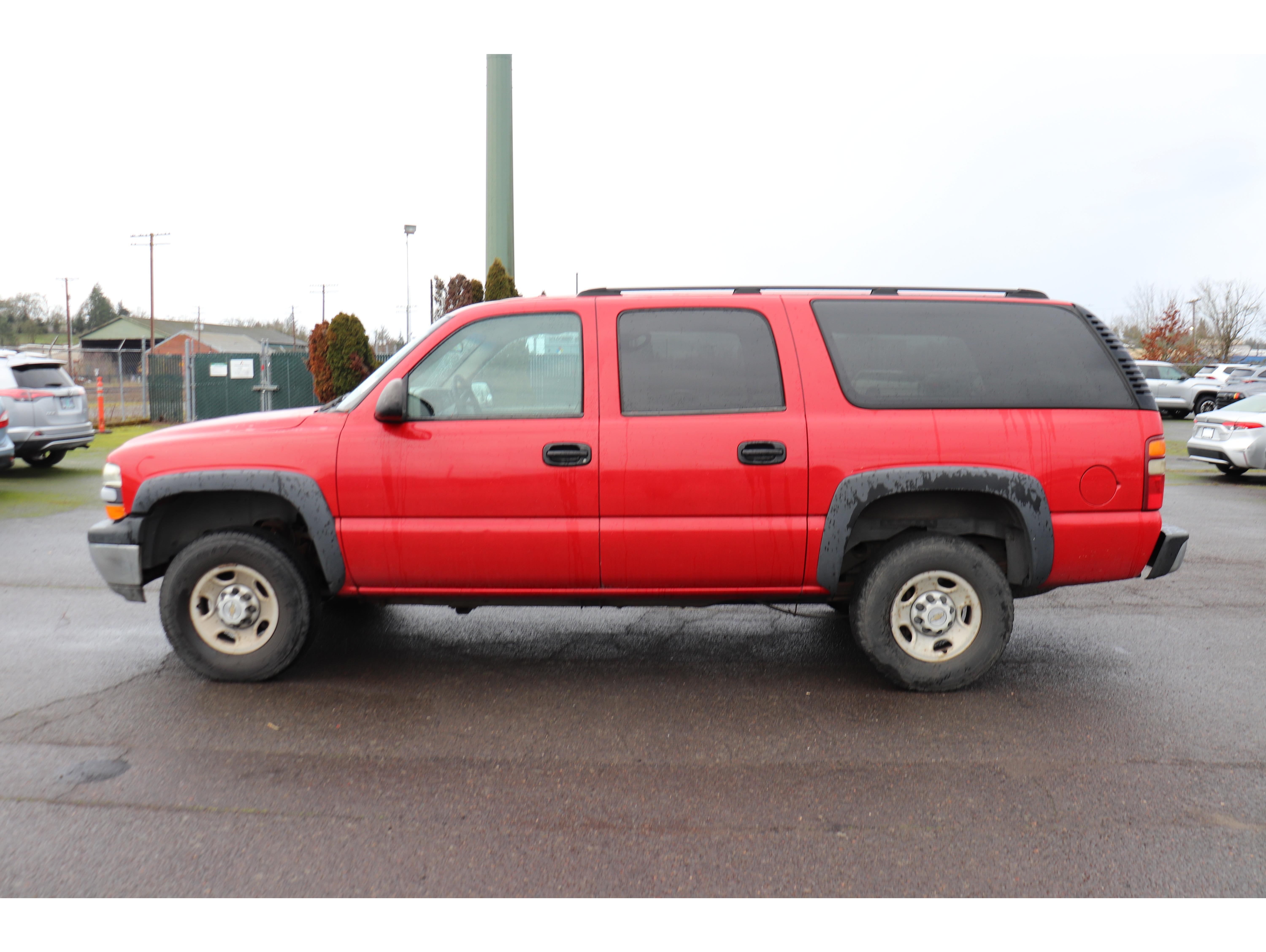 2001 Chevrolet Suburban Base's photo