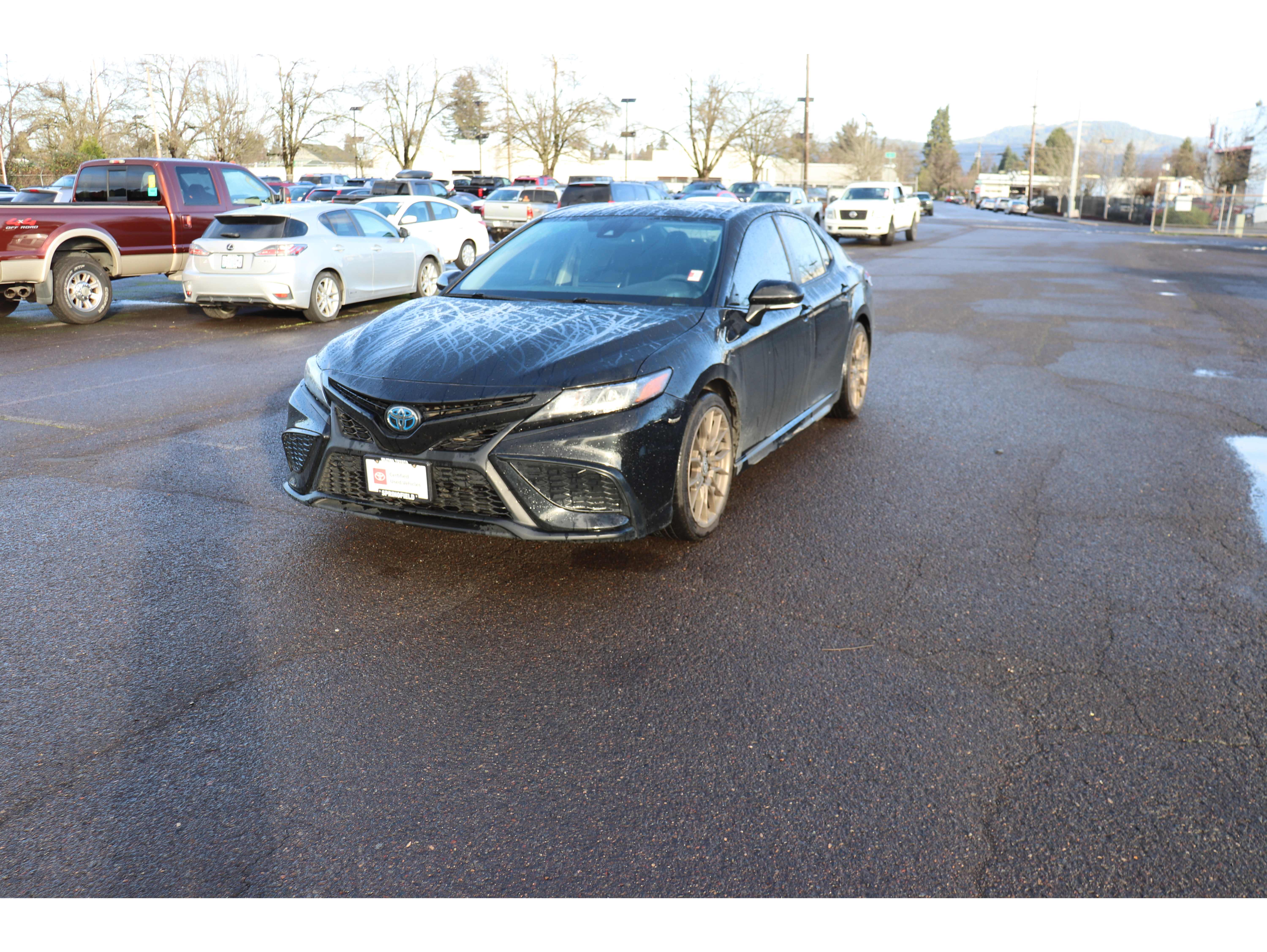 2023 Toyota Camry SE's photo