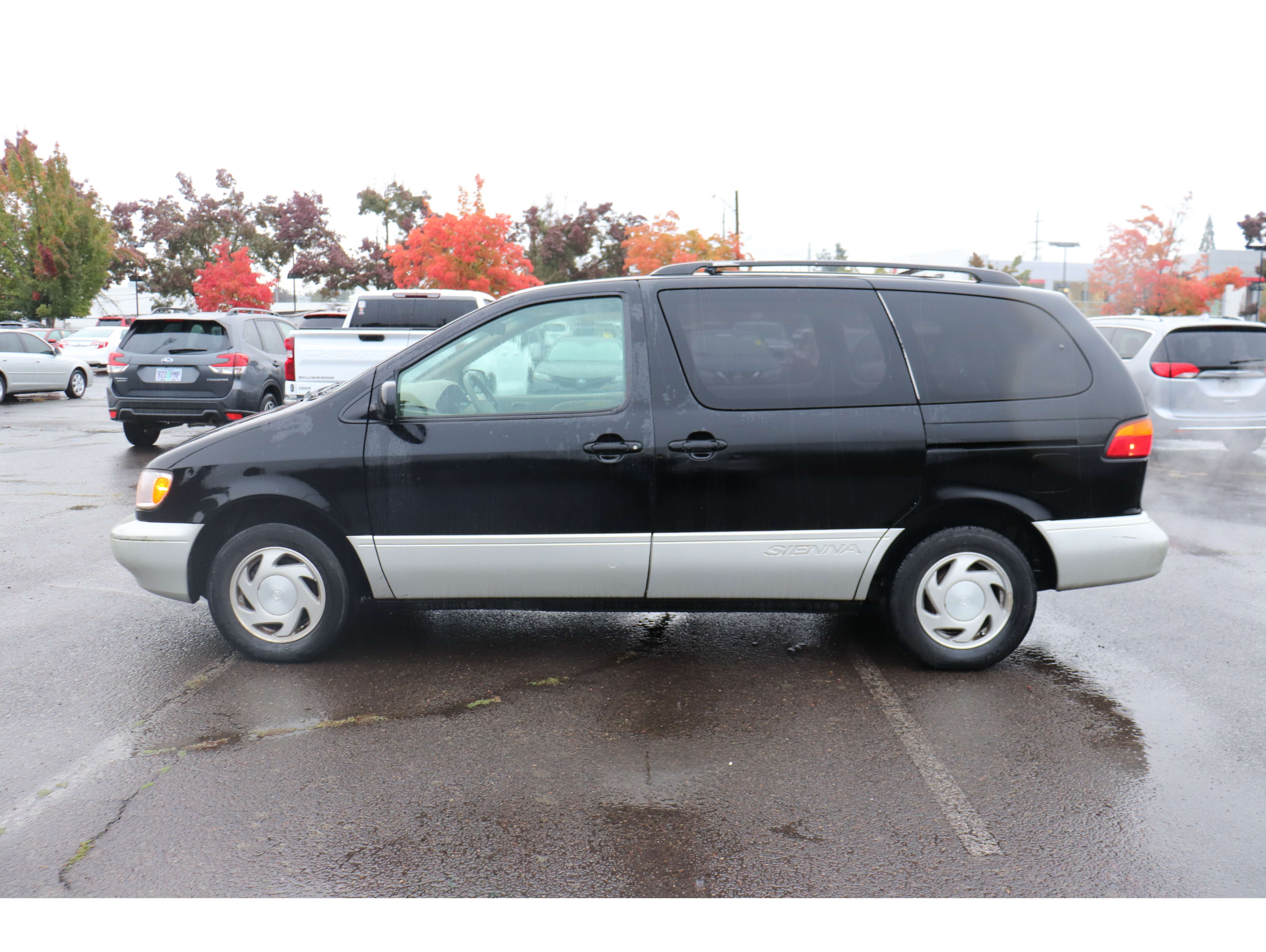 2000 Toyota Sienna XLE