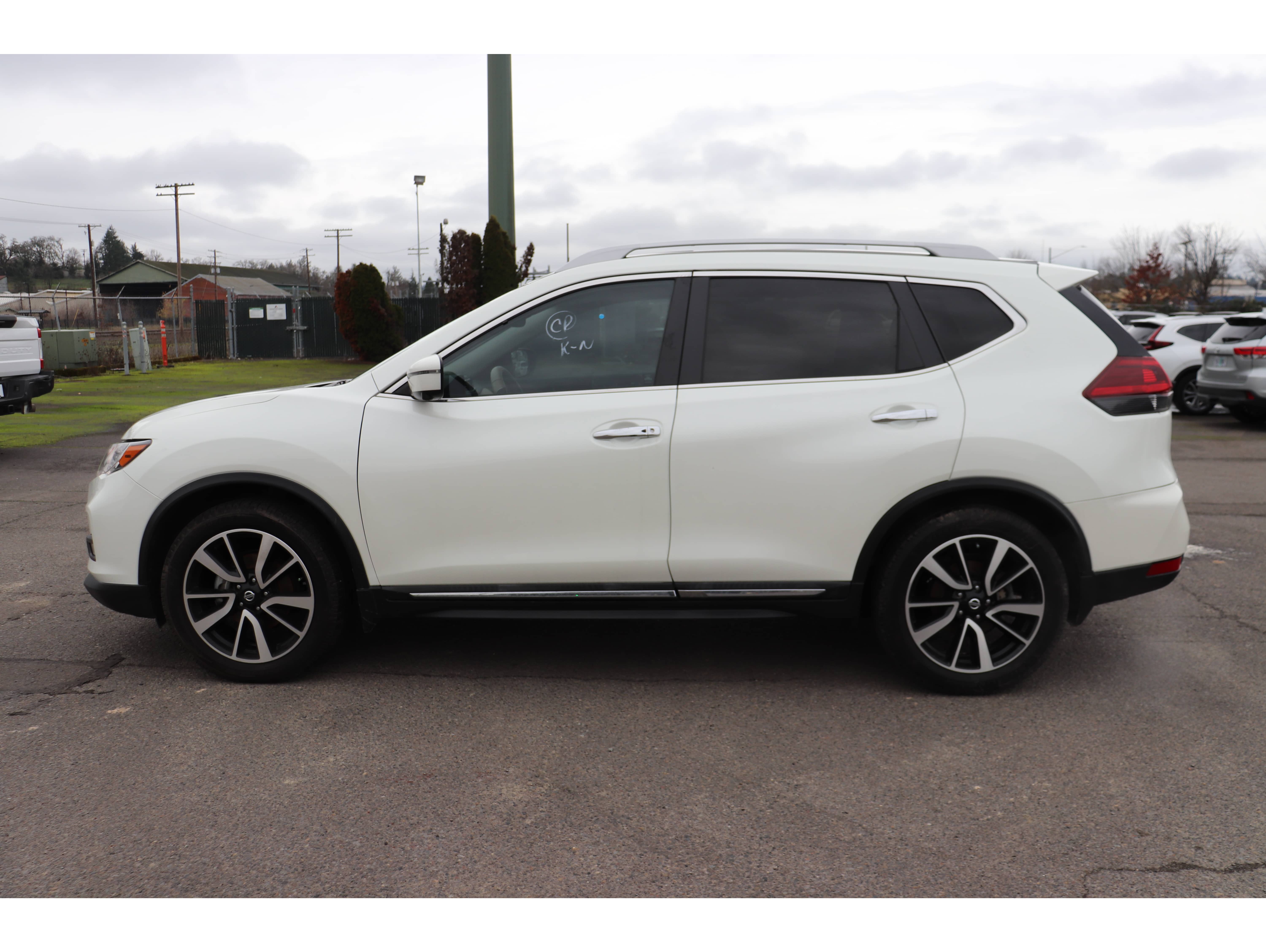2019 Nissan Rogue SL's photo