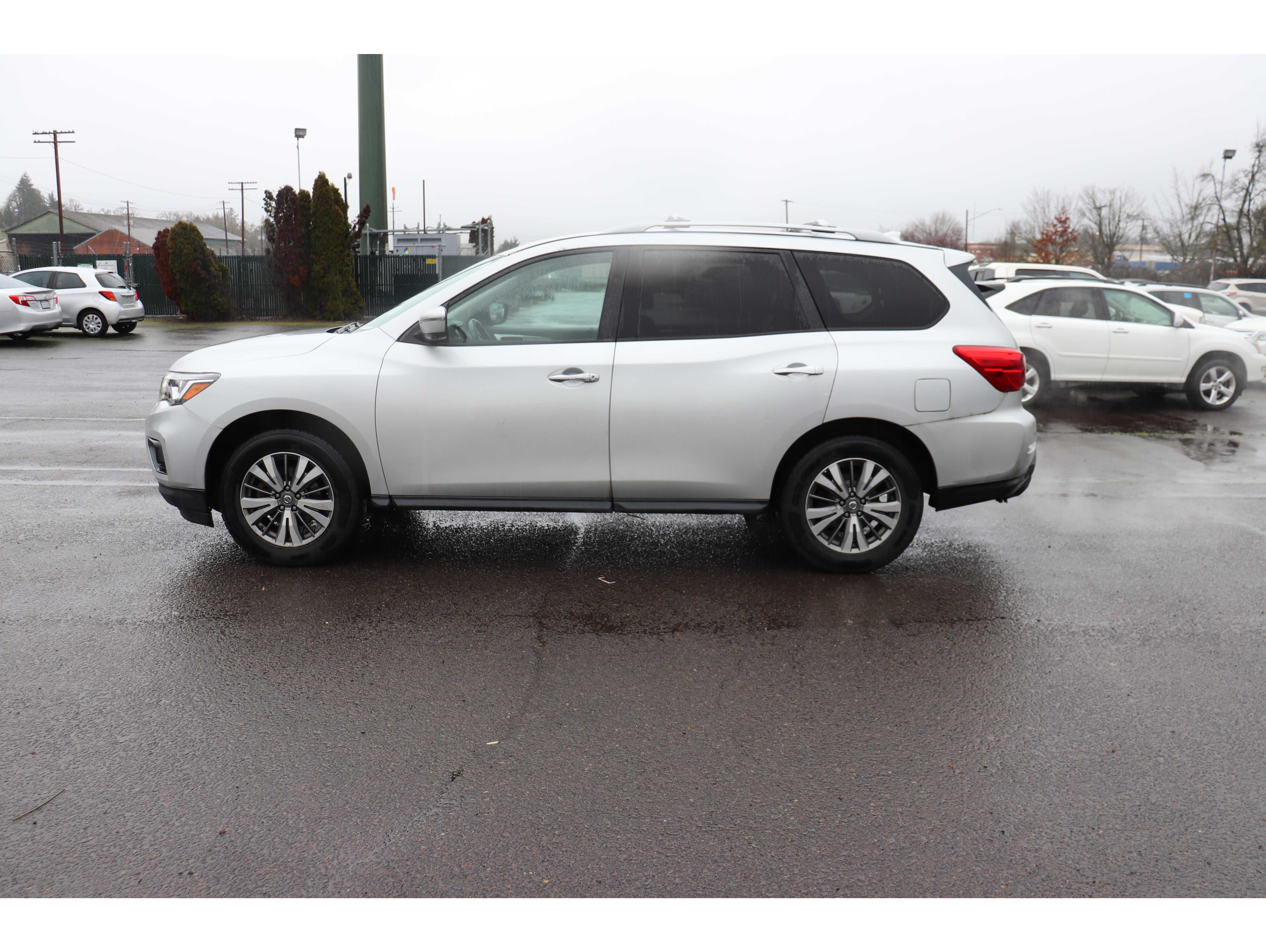 2019 Nissan Pathfinder SL