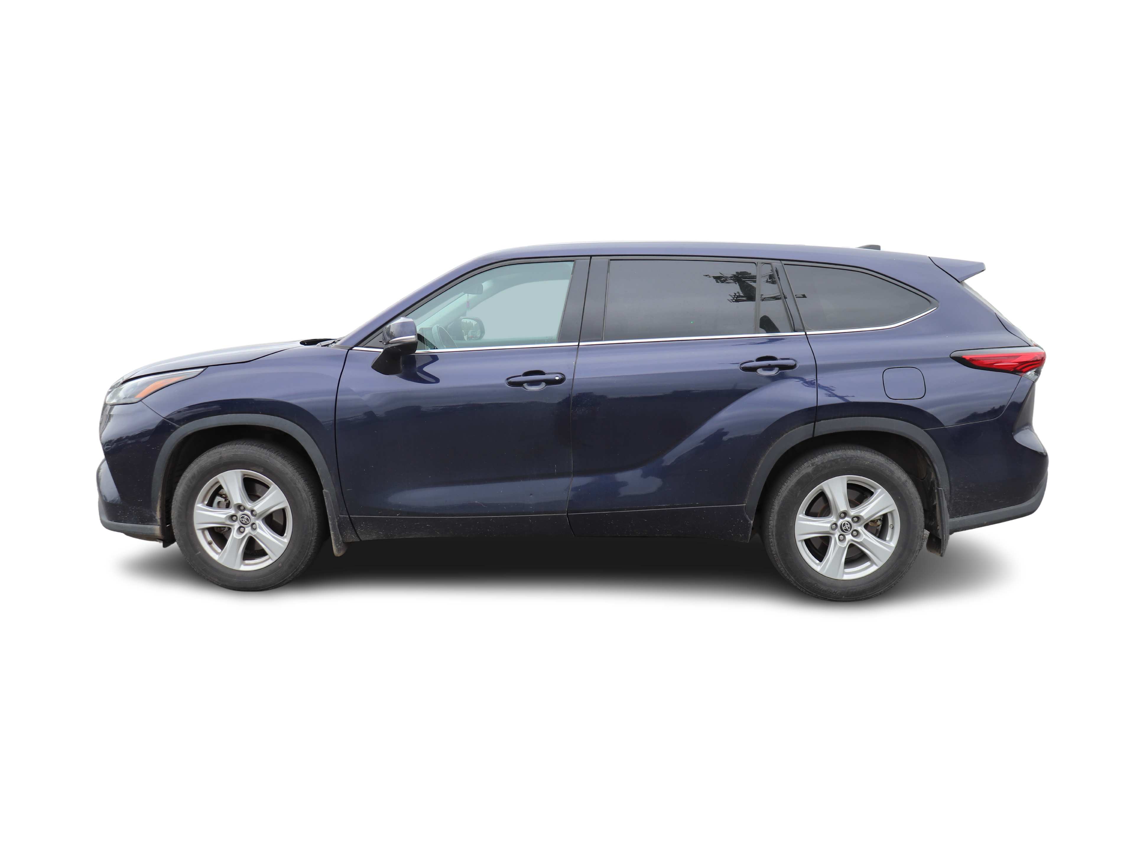 2022 Toyota Highlander LE Hero Image