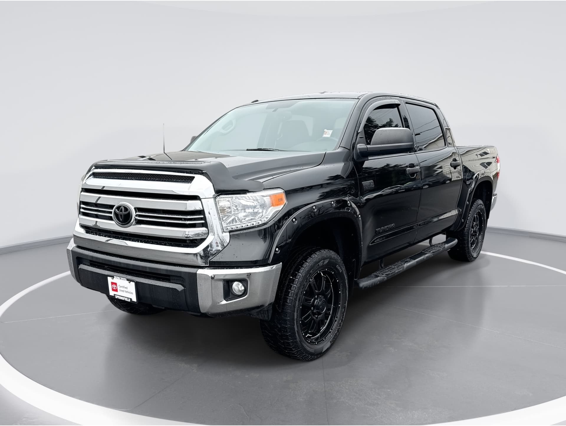 2017 Toyota Tundra SR5's photo
