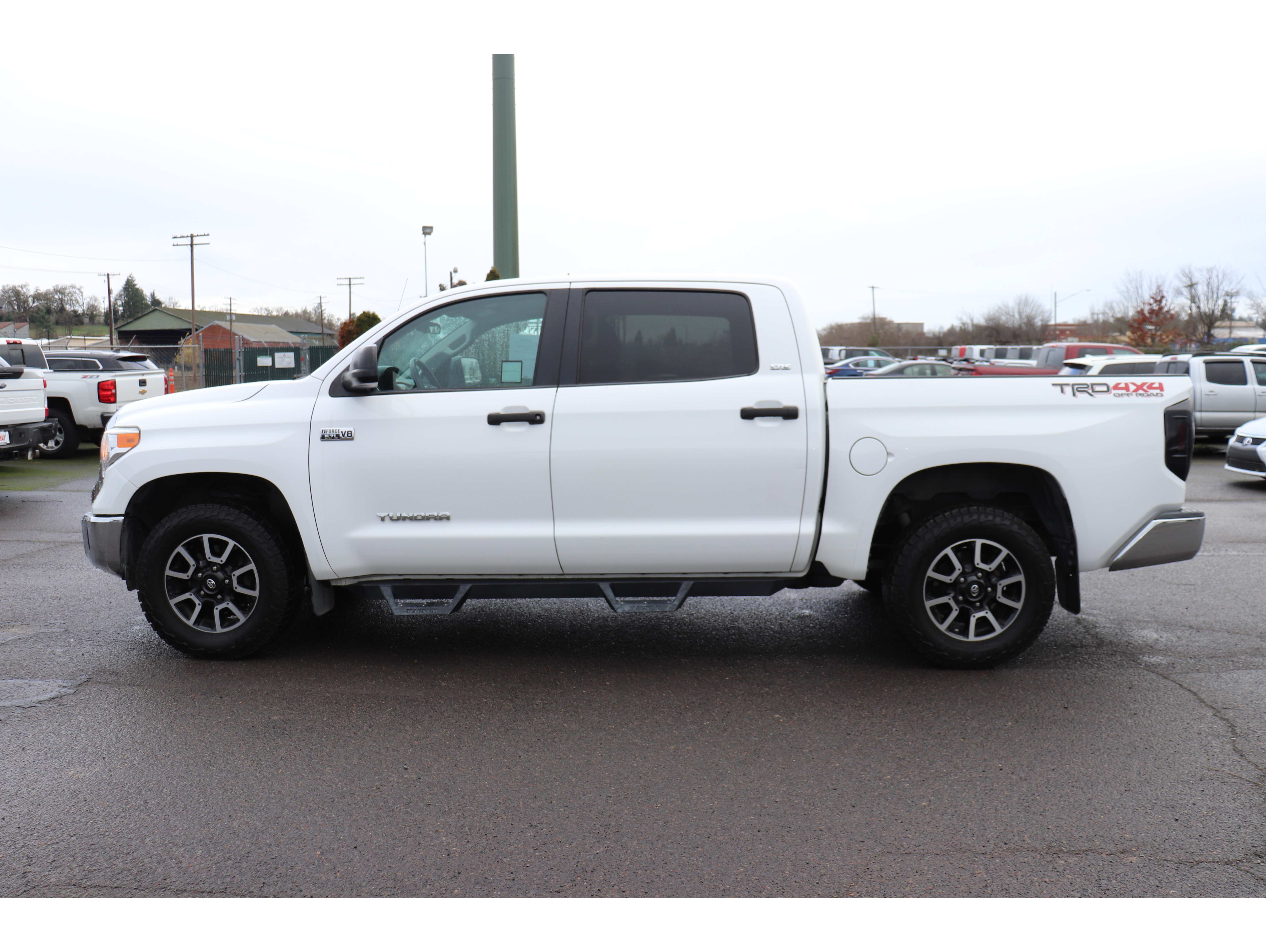 2016 Toyota Tundra SR5's photo