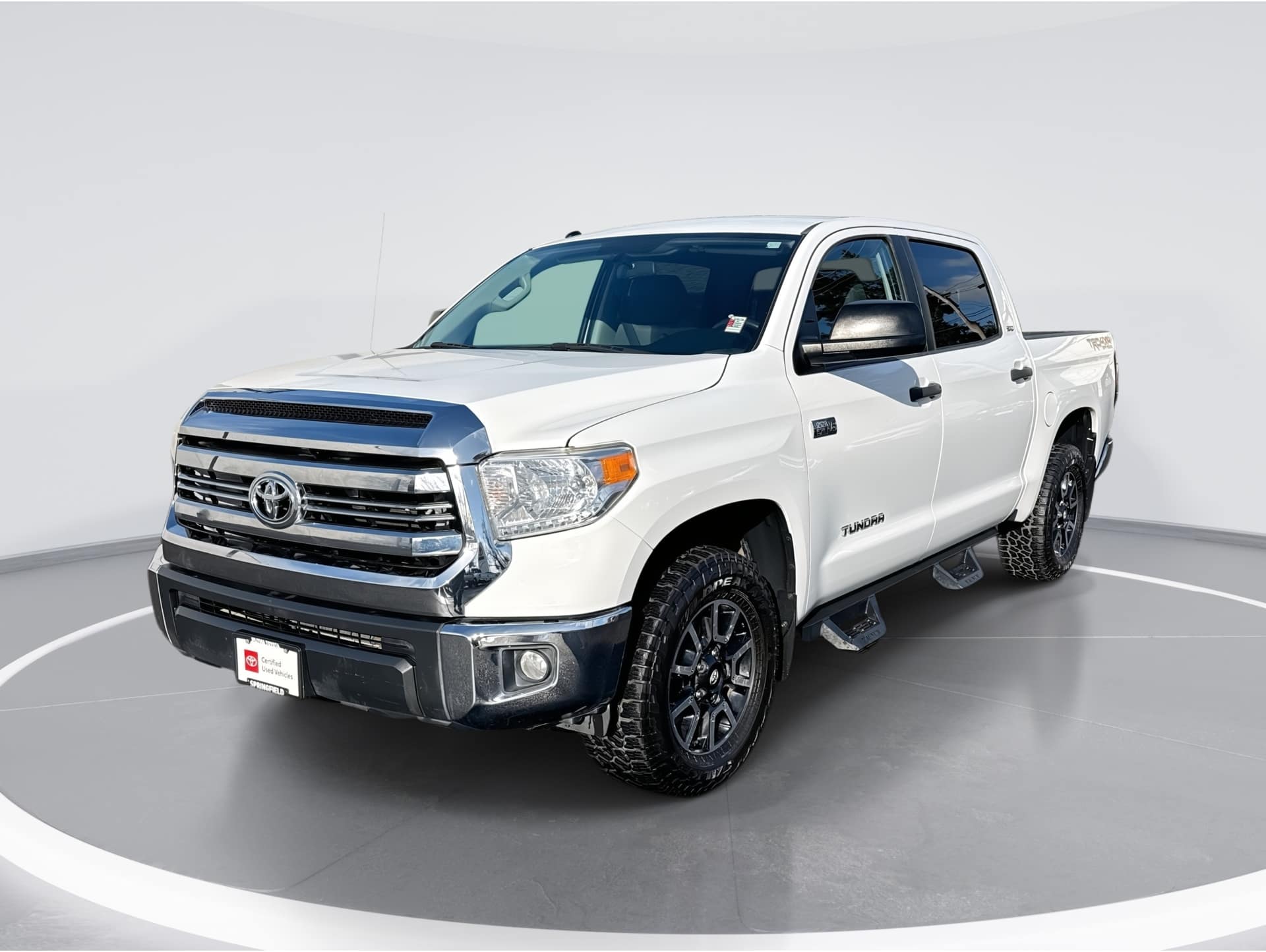 2016 Toyota Tundra SR5's photo