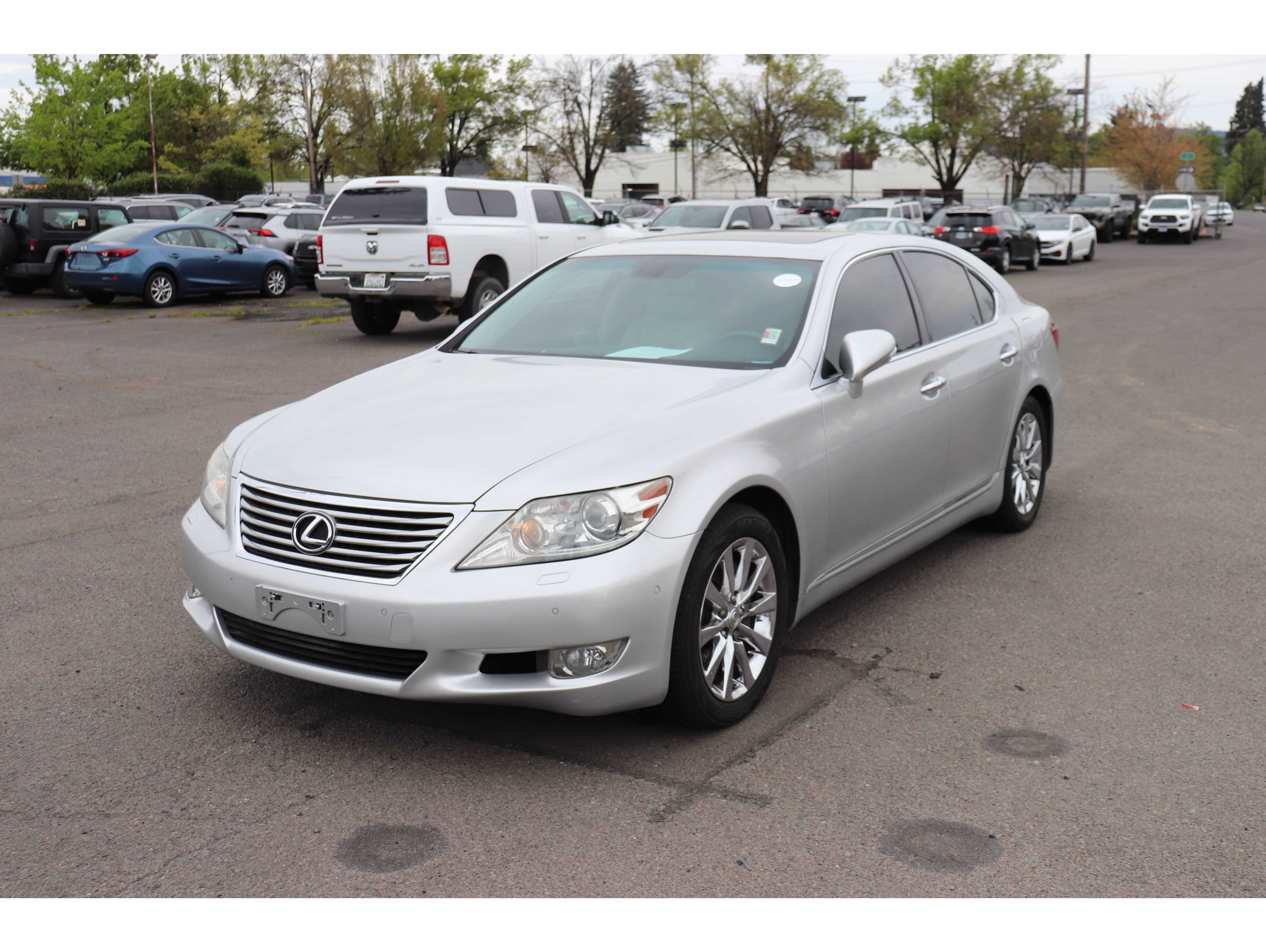 2011 Lexus LS Base