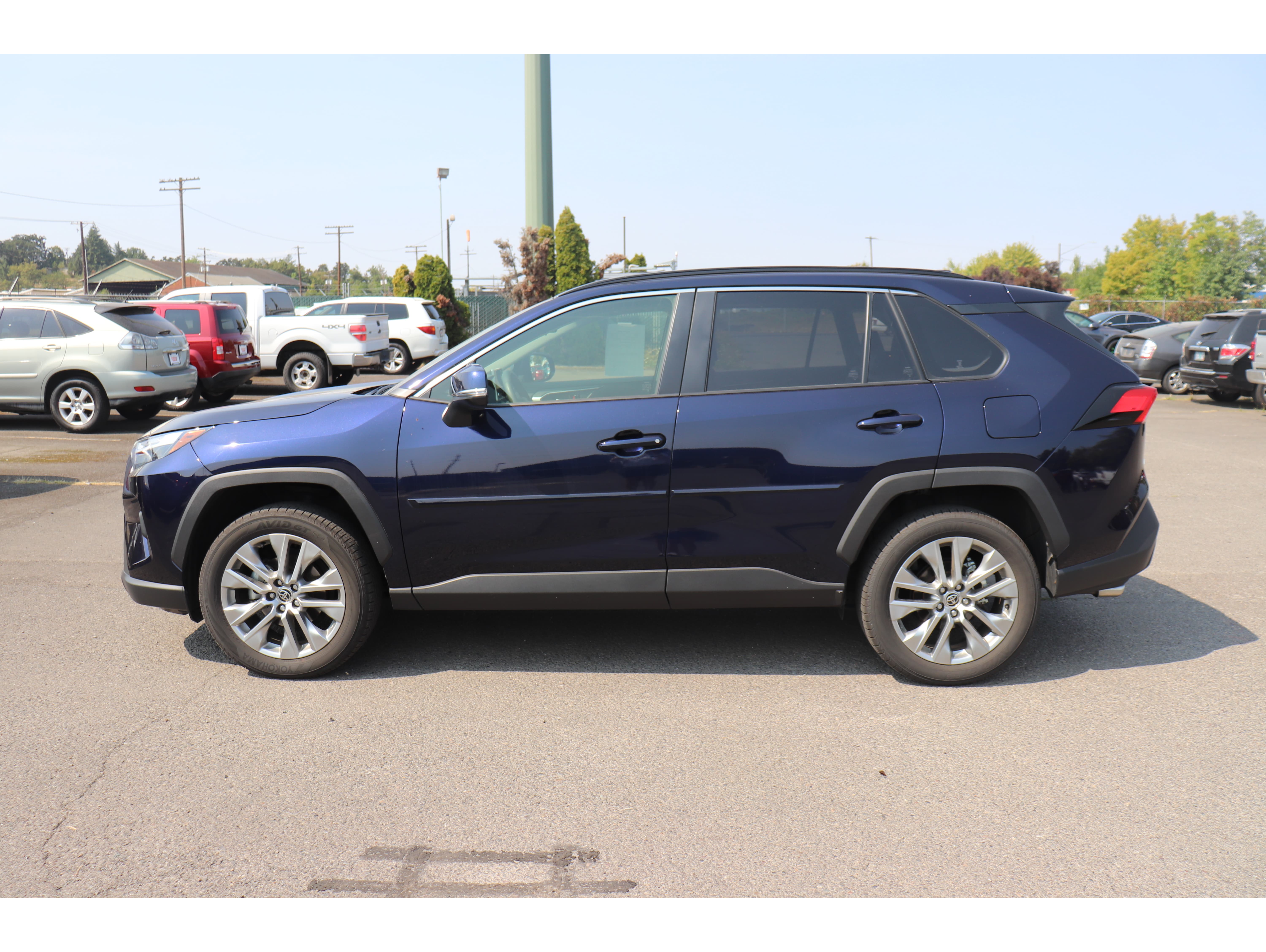 2023 Toyota RAV4 XLE Premium