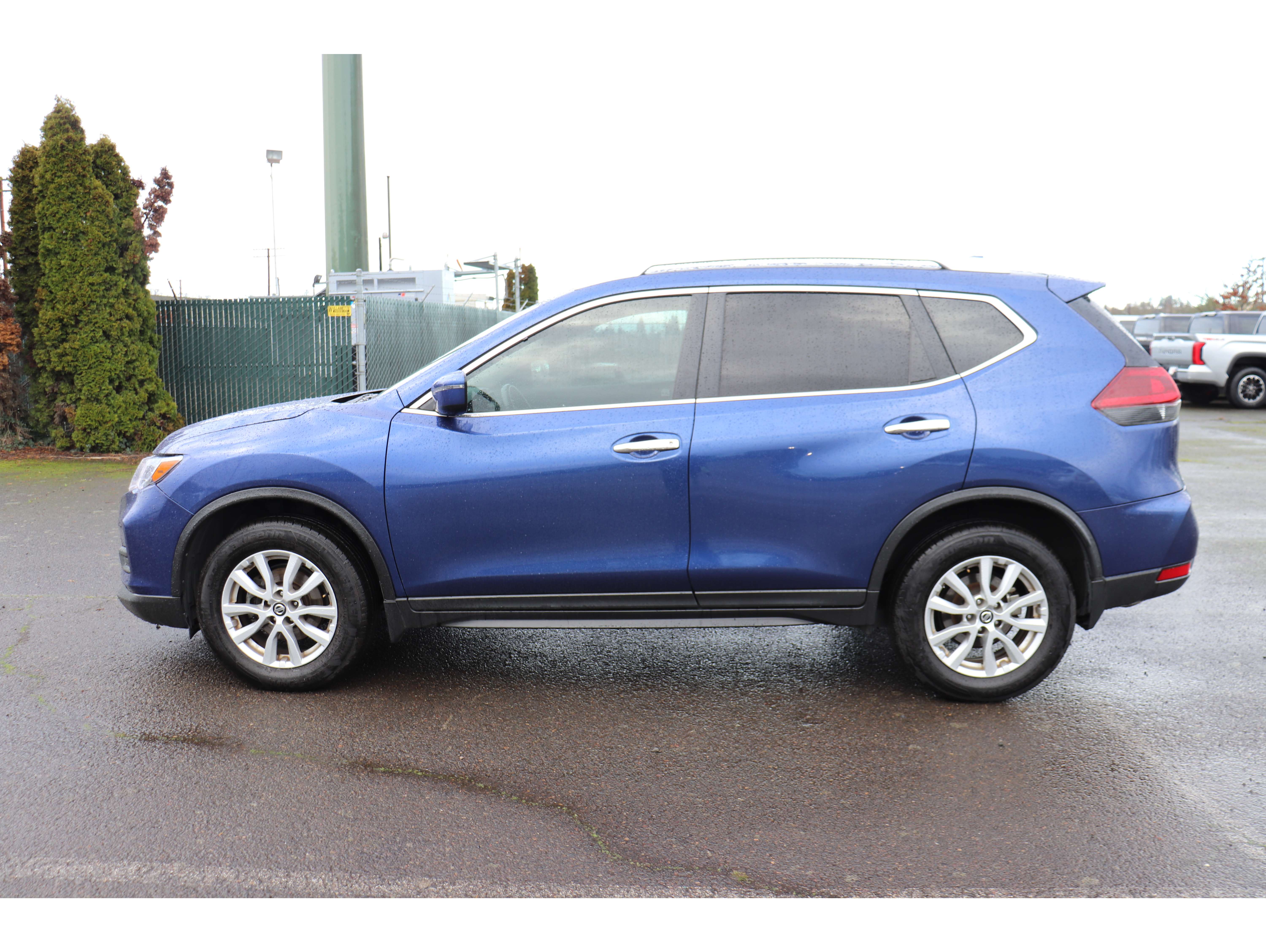 2019 Nissan Rogue S's photo