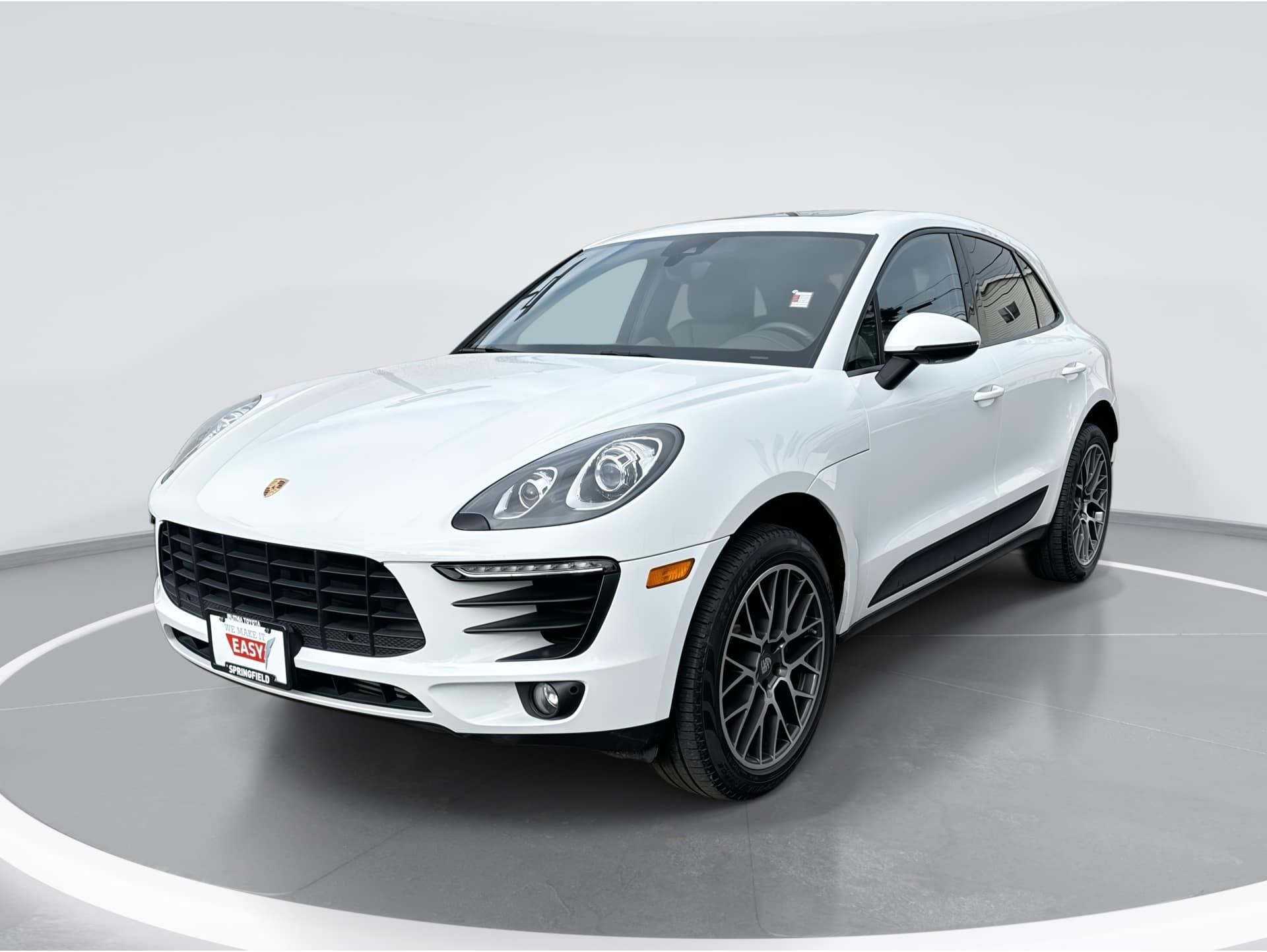 2018 Porsche Macan Base's photo