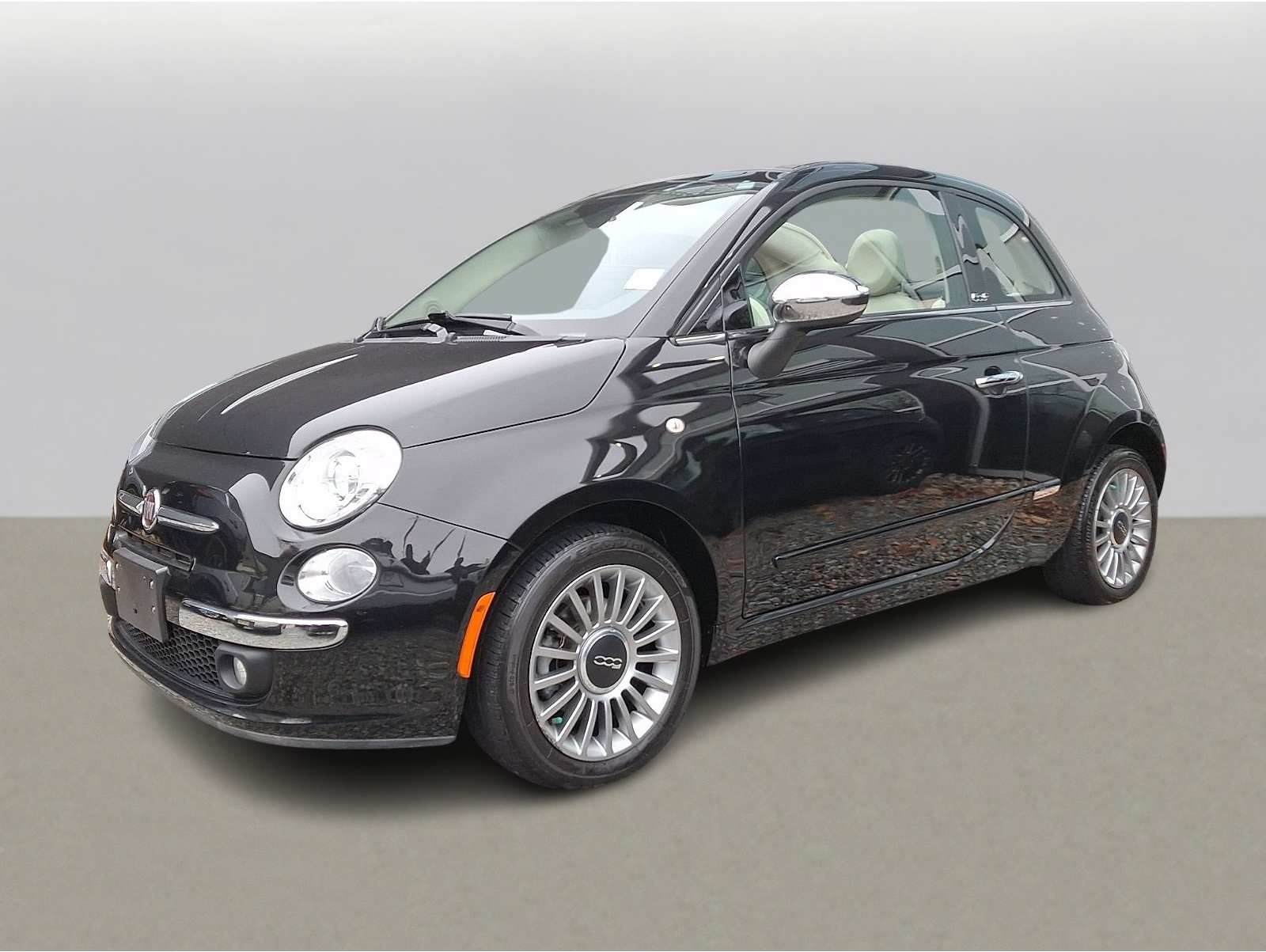 2012 FIAT 500 Lounge's photo