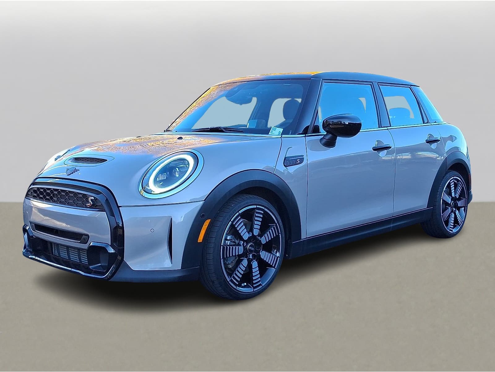 2024 MINI Hardtop 4 Door S's photo