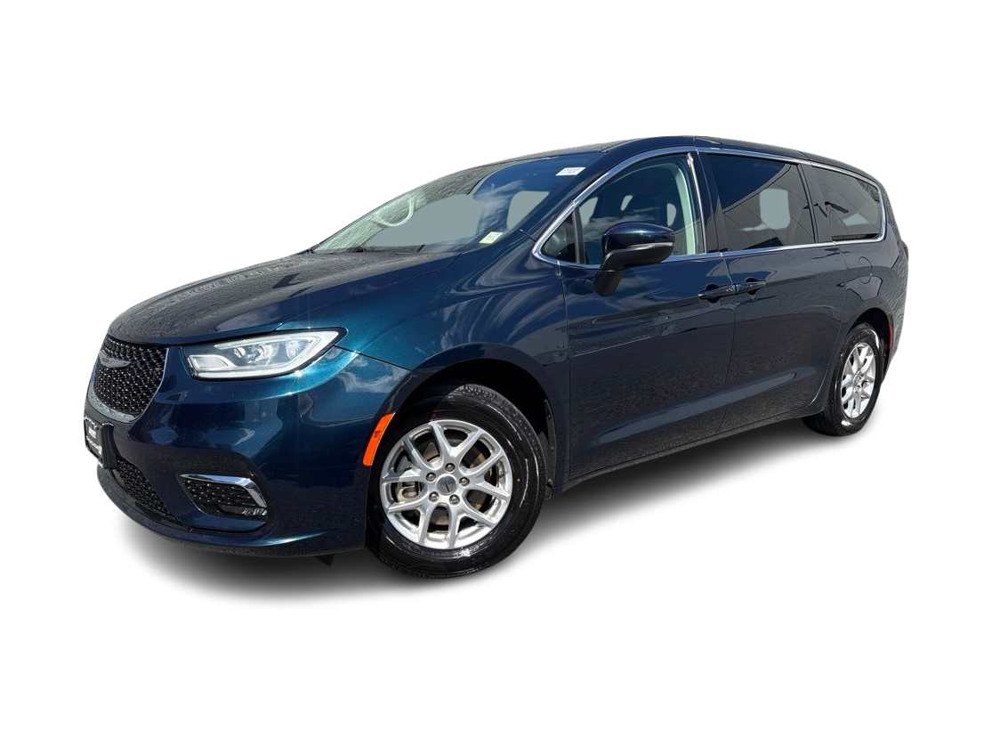 Thumbnail: 2023 Chrysler Pacifica - 1